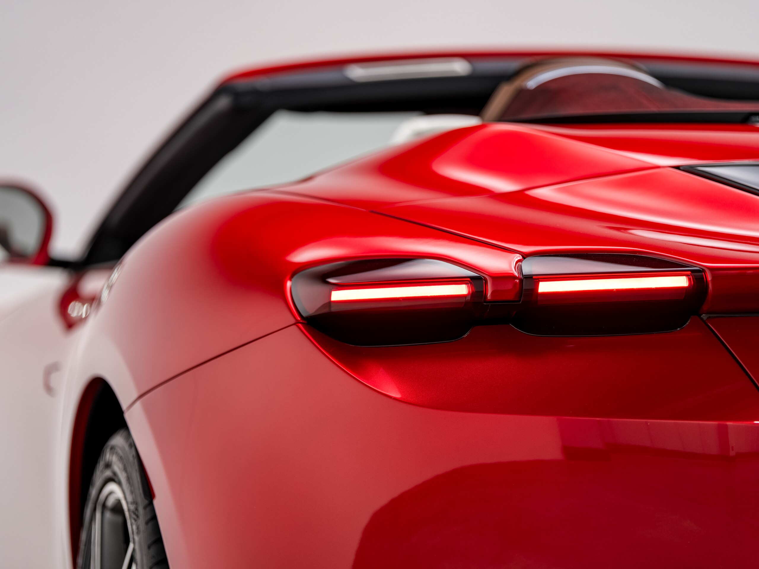 2024 Ferrari RomaSpider - 2024 فيراري RomaSpider