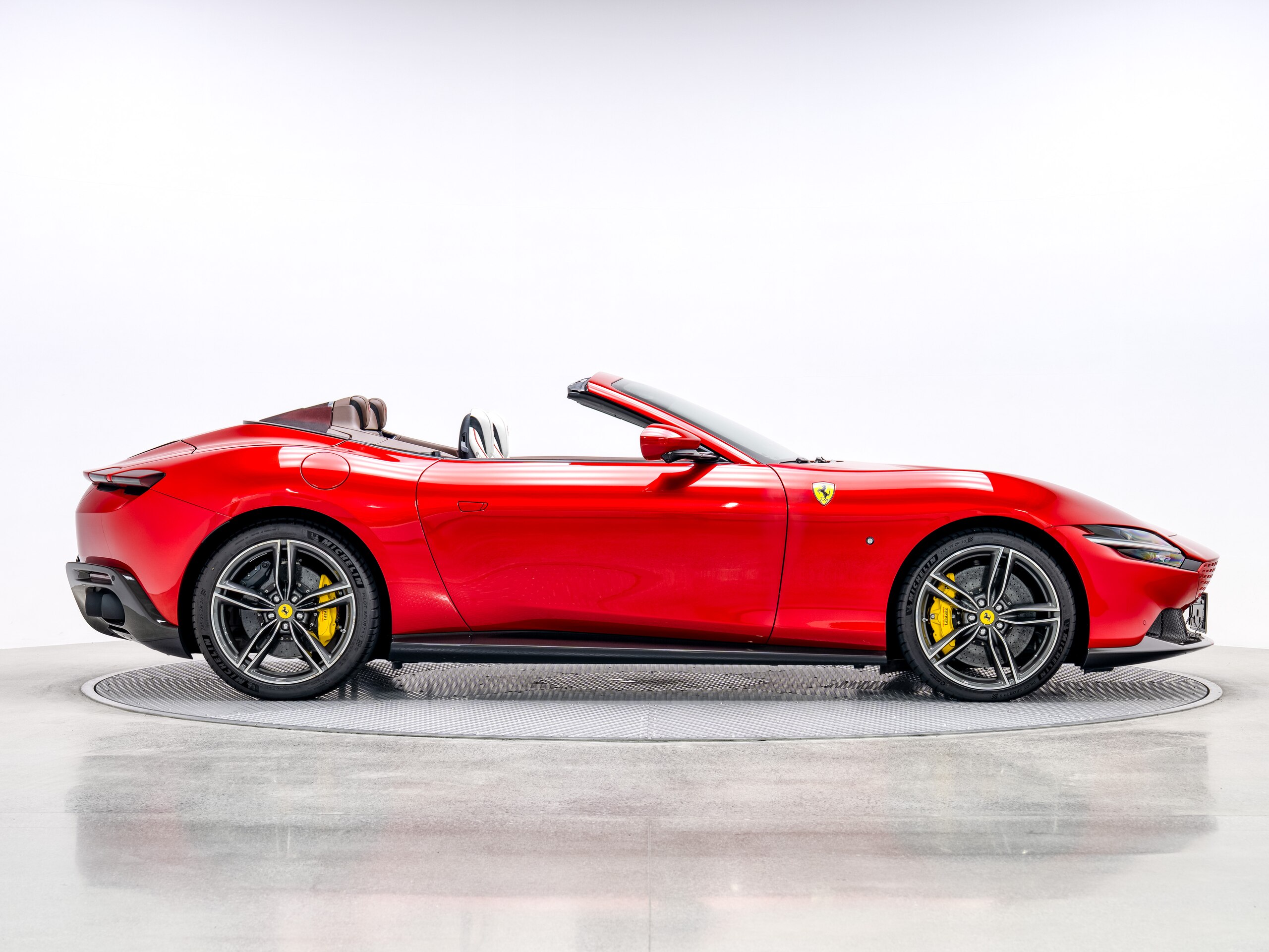 2024 Ferrari RomaSpider - 2024 فيراري RomaSpider