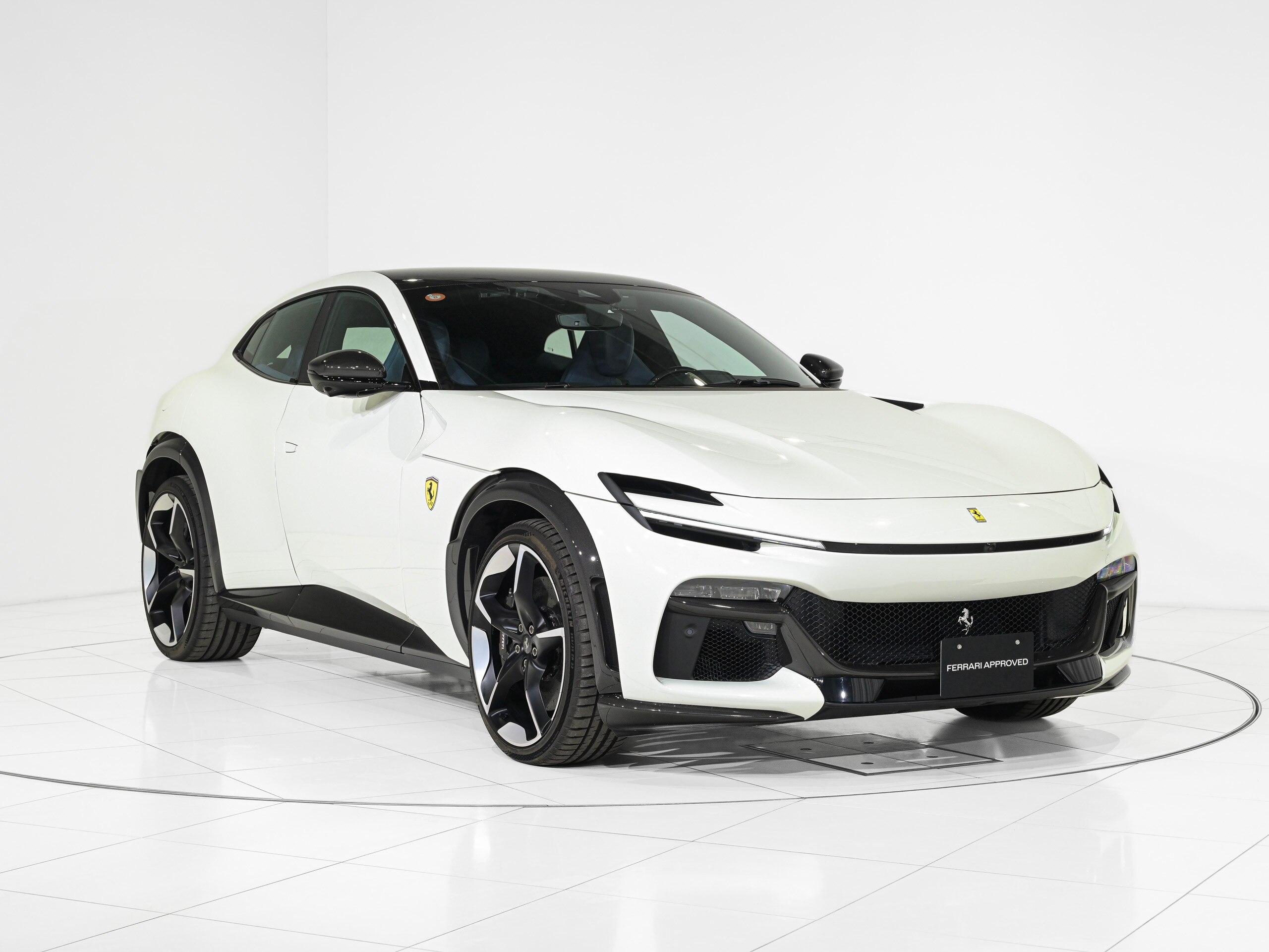 2024 Ferrari Purosangue - フェラーリ プロサングエ F1 DCT 4WD LED付カーボンファイバー・ステアリングホイール グロッシーカーボンファイバー・アッパートンネル カーボンファイバー・フロントスポイラー カーボンファイバー・アウターシルカバー