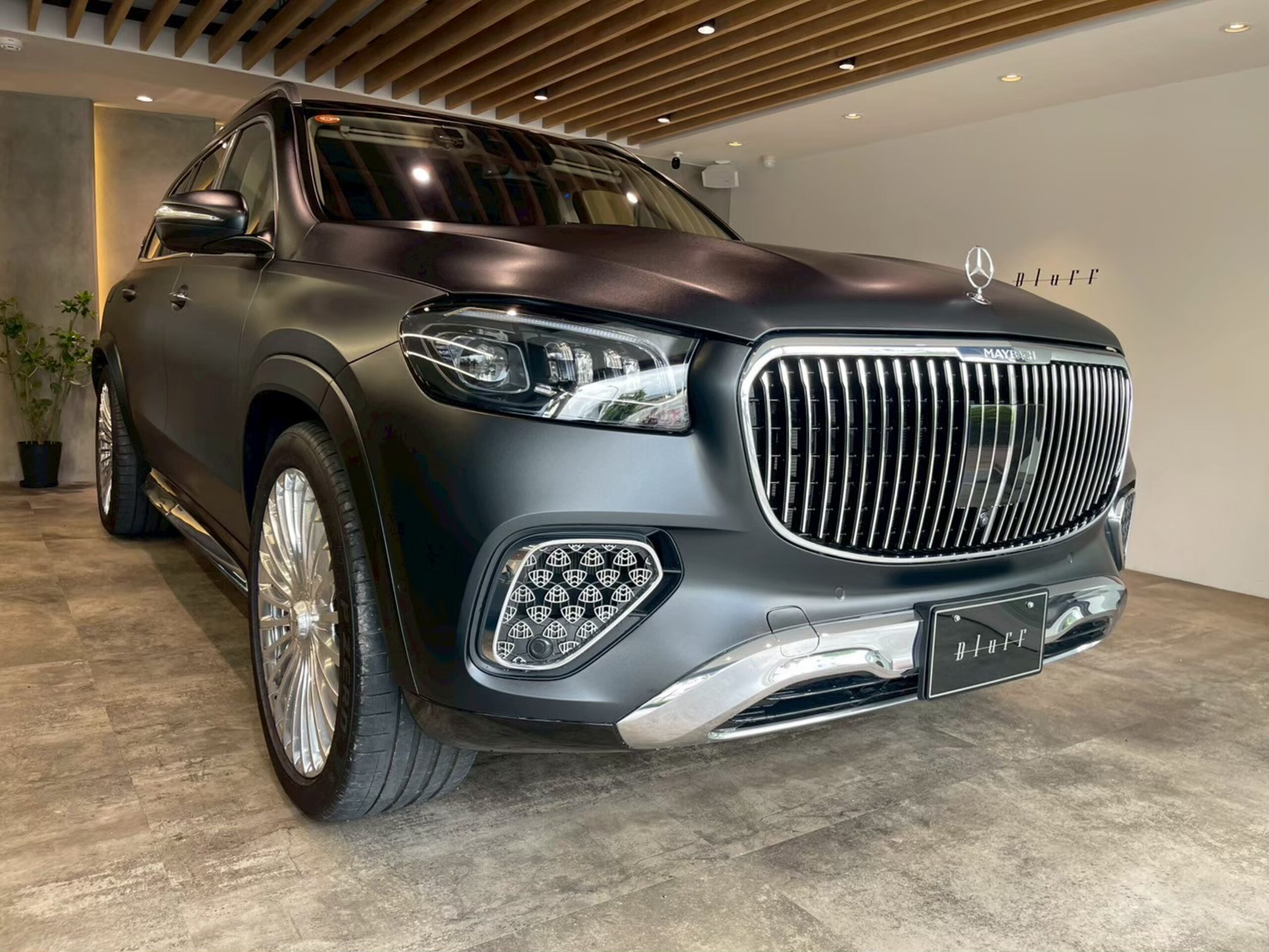 2024 Mercedes-Maybach GLS - メルセデス・マイバッハ GLS 600 4マチック (ISG搭載モデル) ファーストクラスパッケージ 4WD MP202402 レーダーセーフティーPKG 4人乗 左右独立シート 格納式テーブル クーリングボックス 専用シャンパングラス格納 パノラミックスライディングルーフ リラクゼーション機能 シートヒータープラス