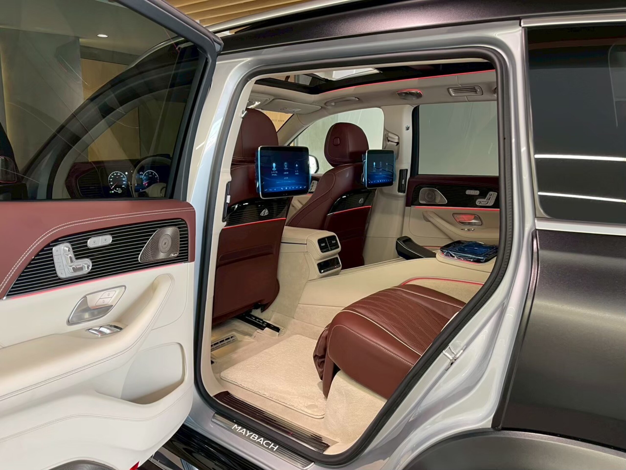 2024 Mercedes-Maybach GLS - メルセデス・マイバッハ GLS 600 4マチック (ISG搭載モデル) ファーストクラスパッケージ 4WD MP202402 レーダーセーフティーPKG 4人乗 左右独立シート 格納式テーブル クーリングボックス 専用シャンパングラス格納 パノラミックスライディングルーフ リラクゼーション機能 シートヒータープラス