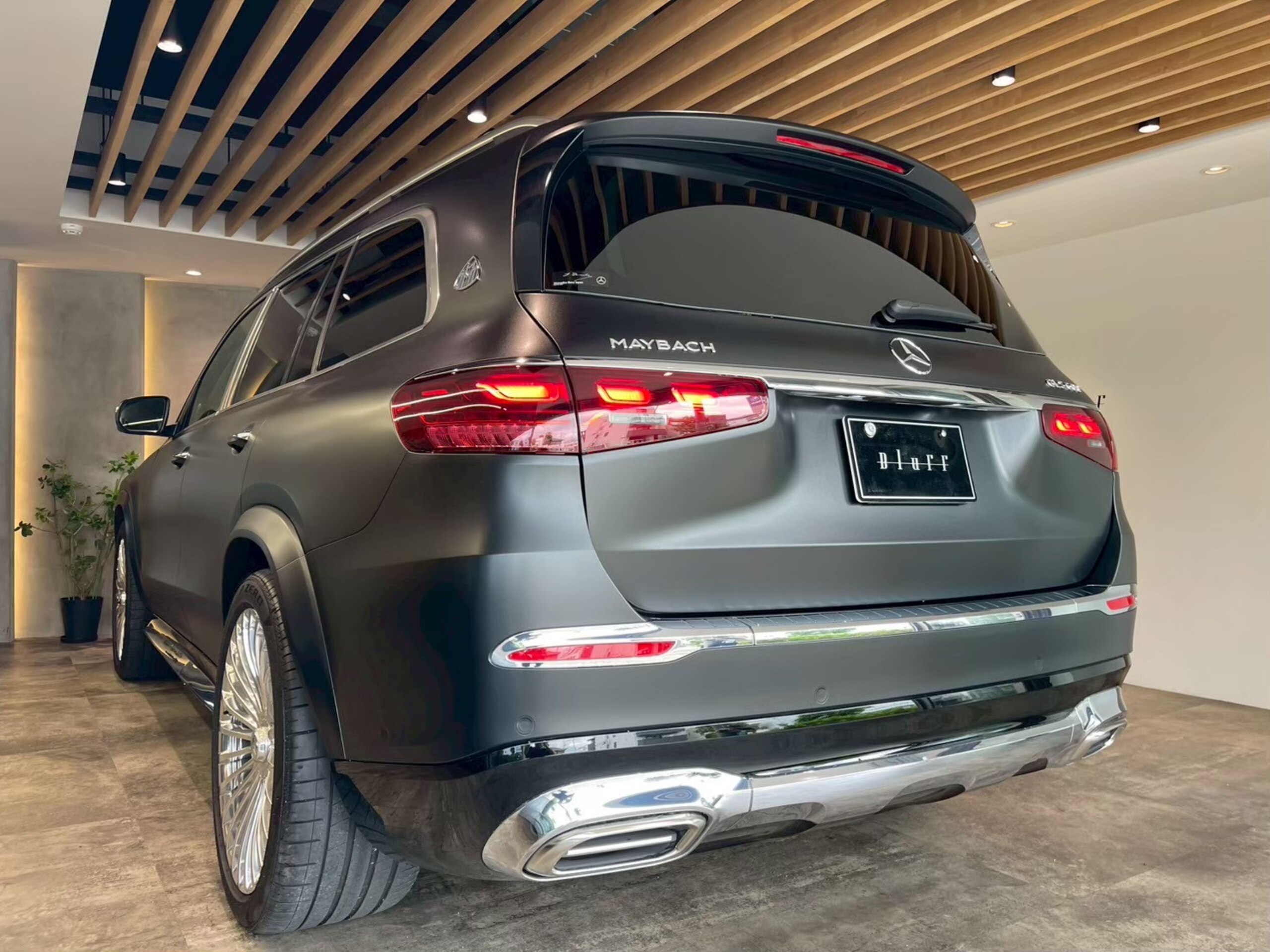 2024 Mercedes-Maybach GLS - メルセデス・マイバッハ GLS 600 4マチック (ISG搭載モデル) ファーストクラスパッケージ 4WD MP202402 レーダーセーフティーPKG 4人乗 左右独立シート 格納式テーブル クーリングボックス 専用シャンパングラス格納 パノラミックスライディングルーフ リラクゼーション機能 シートヒータープラス