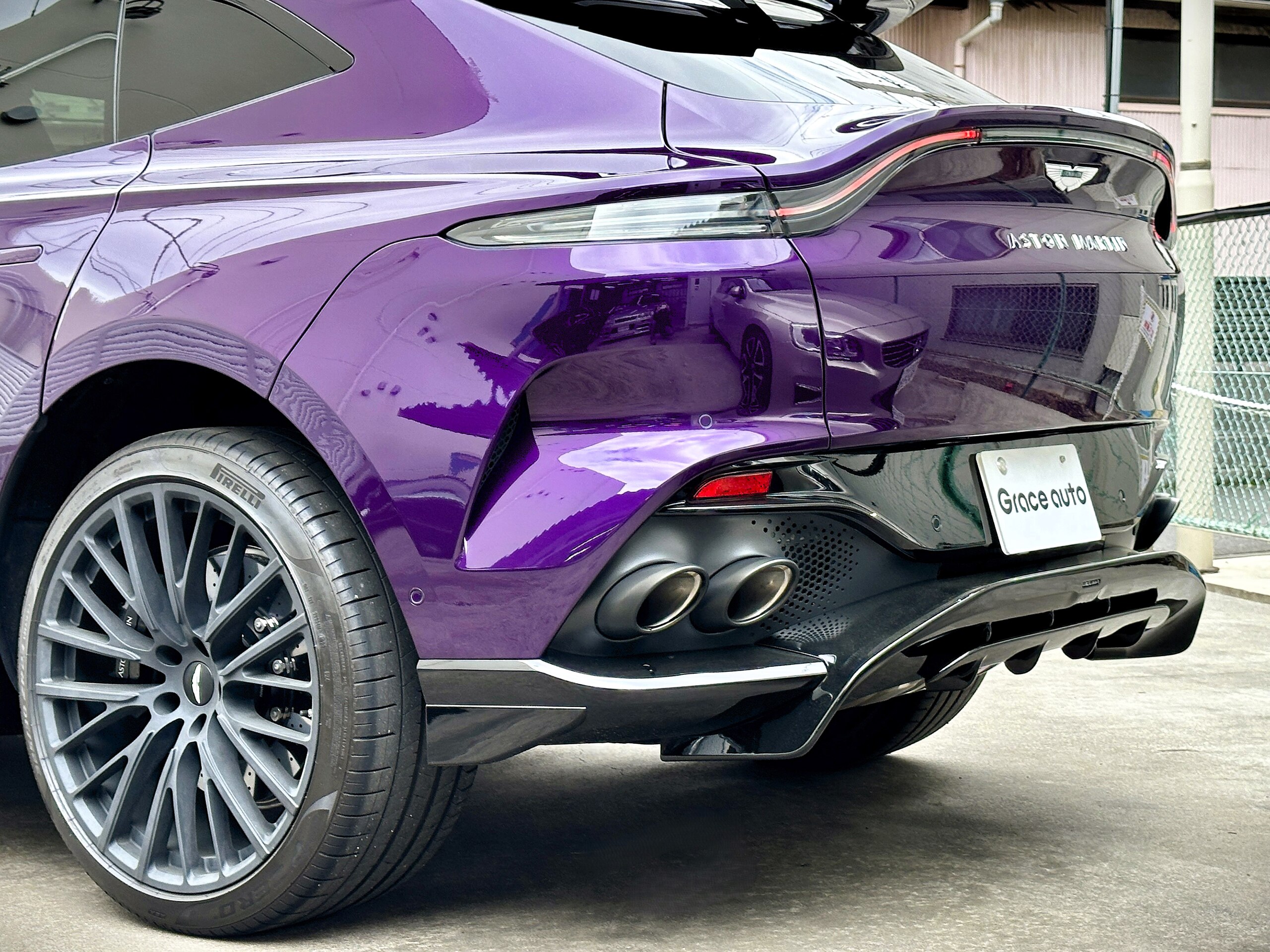 2024 Aston Martin DBX