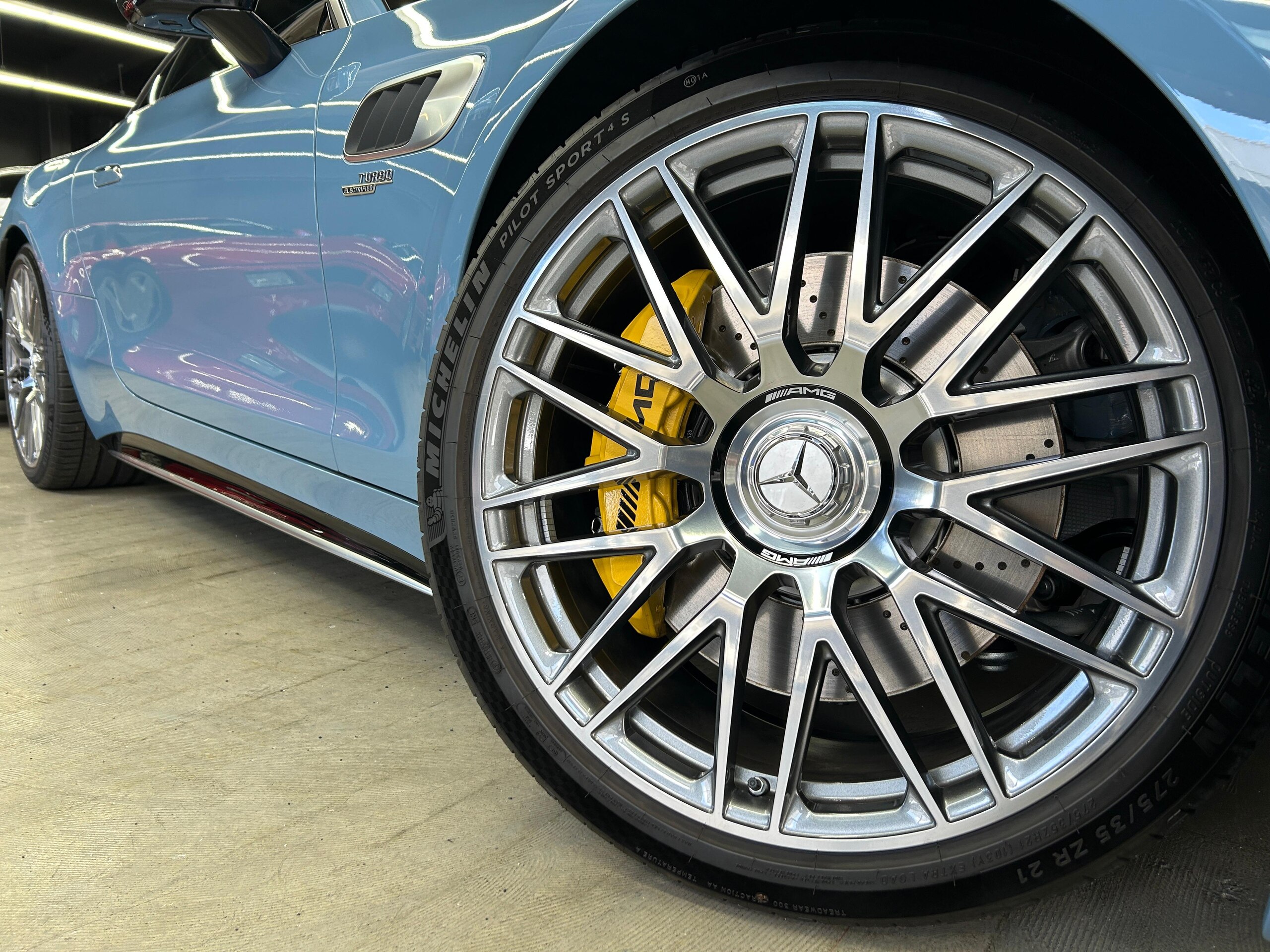 2025 Mercedes-AMG GT