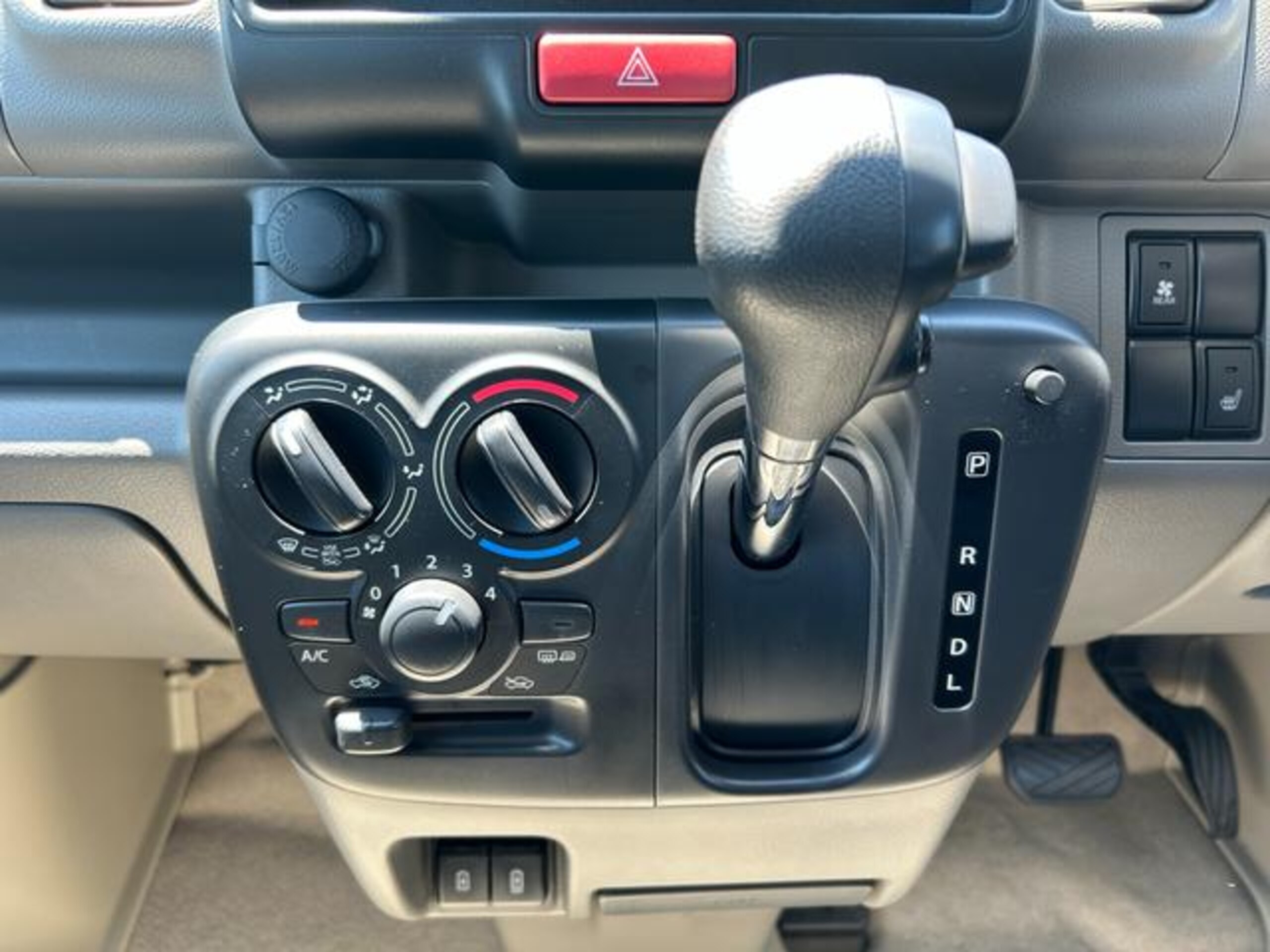 2025 Suzuki Every - スズキ エブリイ 660 ジョイン ターボ ハイルーフ 4WD 両側スライドドア/シートヒーター/プッシュスタート/オートライト/衝突被害軽減システム/アイドリングストップ/横滑り防止機能/盗難防止システム