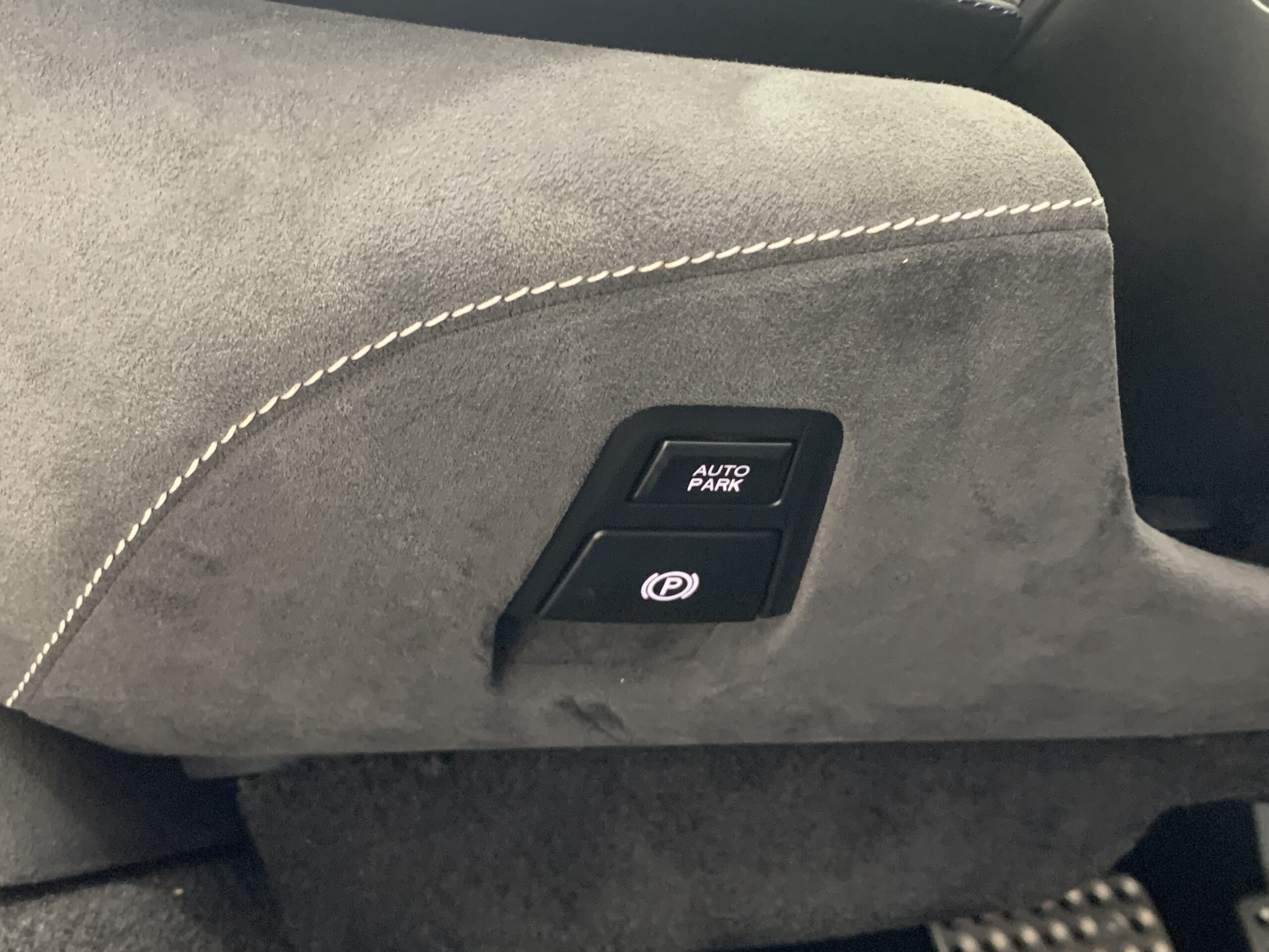 2025 Ferrari 296GTS - フェラーリ 296GTS F1 DCT フロントリフト シートベンチレーション Apple CarPlay 電動シート カーボンフロントスポイラー カーボンリアディフューザー カーボンアンダーカバー ヘッドレストステッチ 前後センサー LEDステアリング