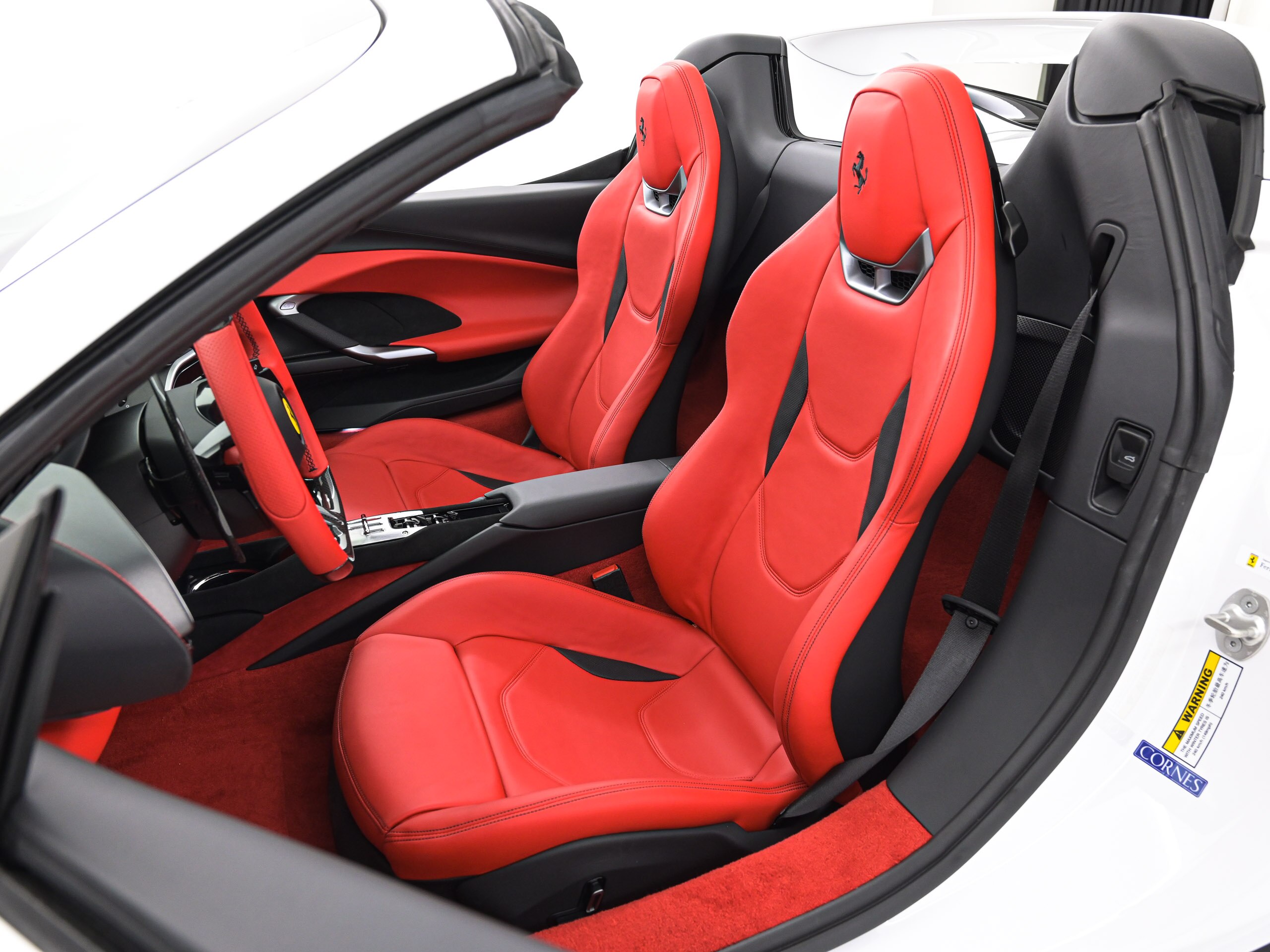 2025 Ferrari 296GTS - フェラーリ 296GTS F1 DCT BiancoCervino アップルカープレイ LED付ハンドル 20インチ艶消し鍛造ホイールサスペンションリフター ワイヤレスチャージャー