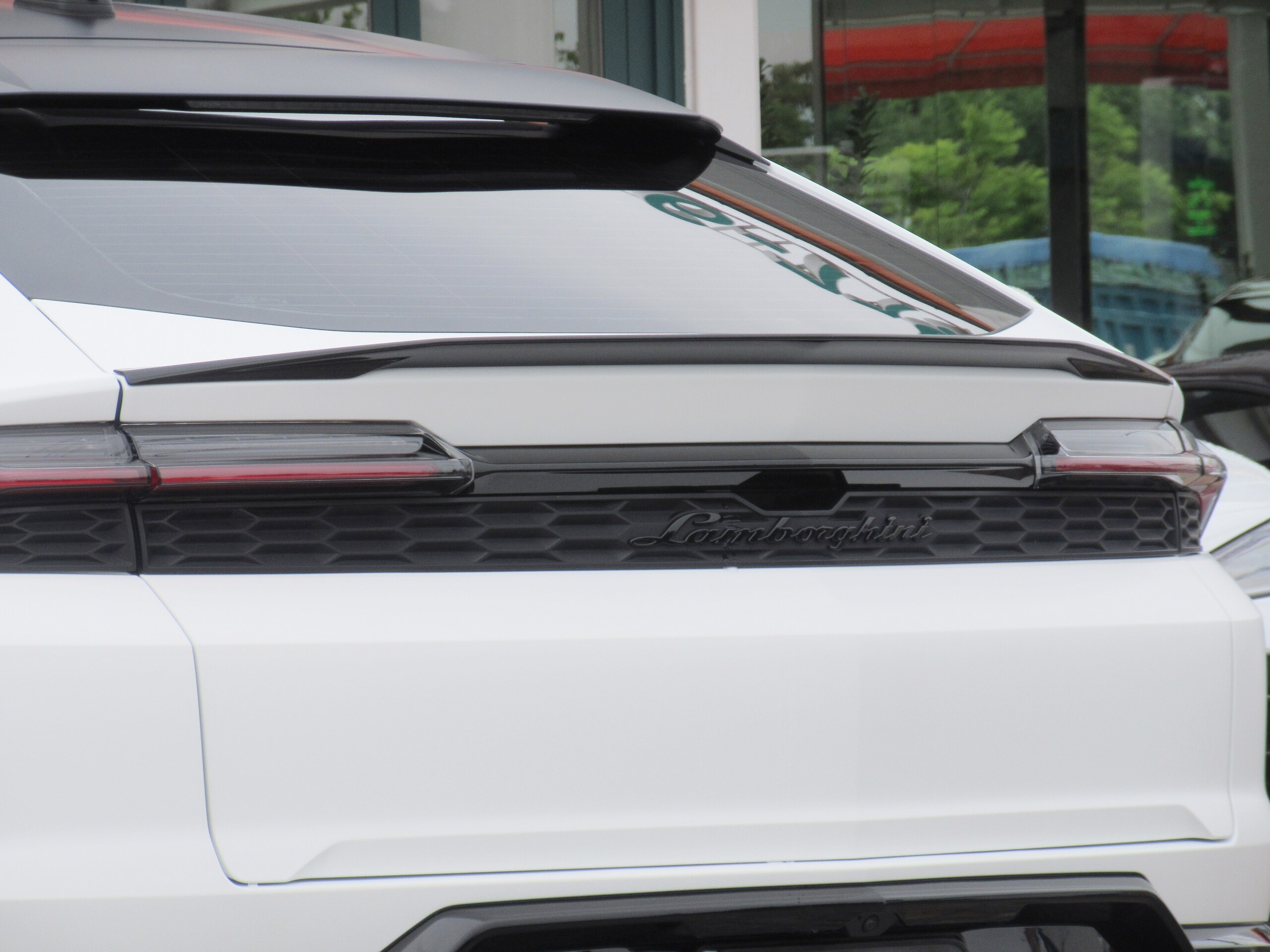 2025 Lamborghini Urus - ランボルギーニ ウルス SE 4WD OP1160 AdPersonamカラー 23インチAW フルハイグロスブラックスタイリングPKG マットブラックトップ&パノラマルーフ スポルティーボレザー&スペシャルトリム ビッグカーボンインテリア B&O ダークPKG