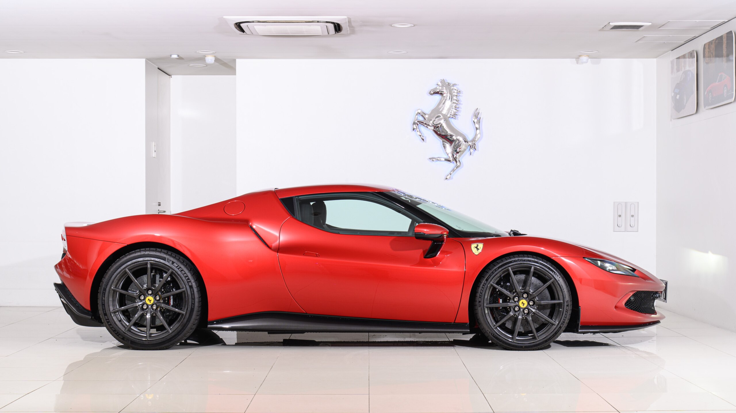 2025 Ferrari 296GTB - フェラーリ 296GTB F1 DCT F1 DCT 左H カーボンホイール 電動シート 2年保証