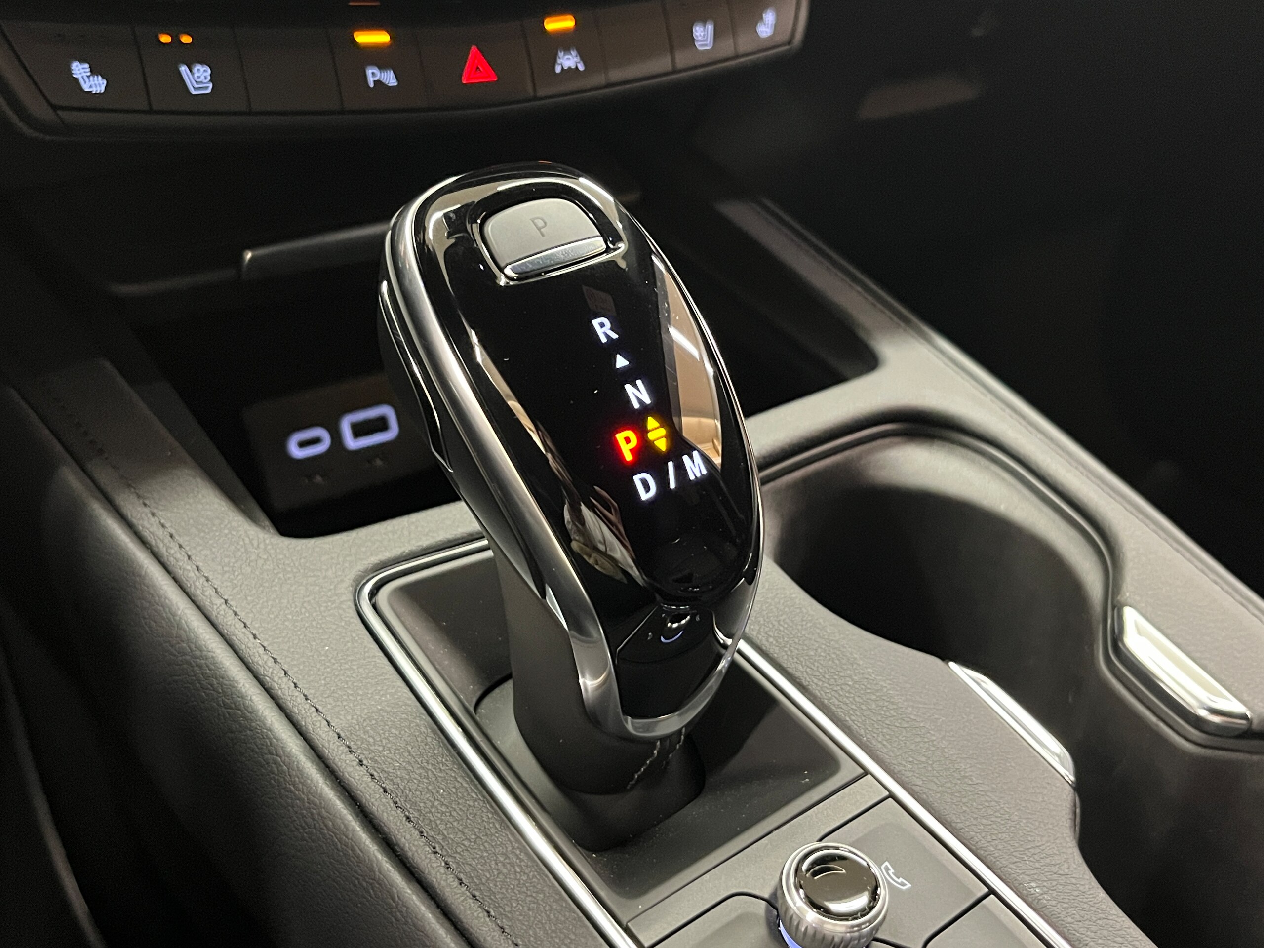 2025 Cadillac XT4 - 2025 كاديلاك XT4