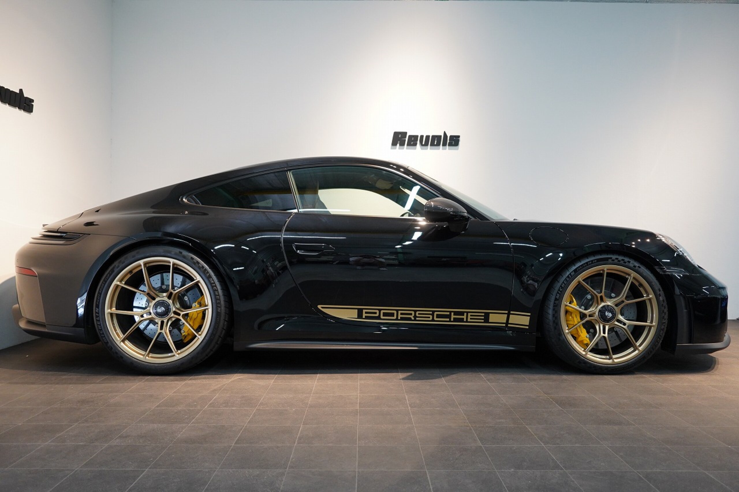2025 Porsche 911 - ポルシェ 911 GT3 ツーリング パッケージ 後期モデル(Type992.2) 正規D車 6MT OP573 1オーナー ExclusiveManufakturレザーインテリア 18wayシート リアシート PCCB カーボンルーフ Fリフト クロノPKG ツーリングPKGエクステリア Race-Texルーフライニング