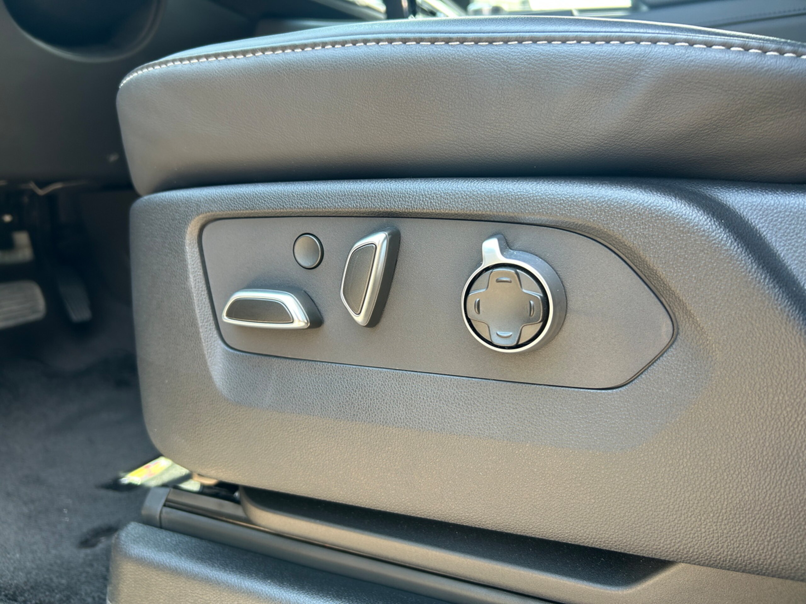 2025 Cadillac Escalade - 2025 كاديلاك Escalade