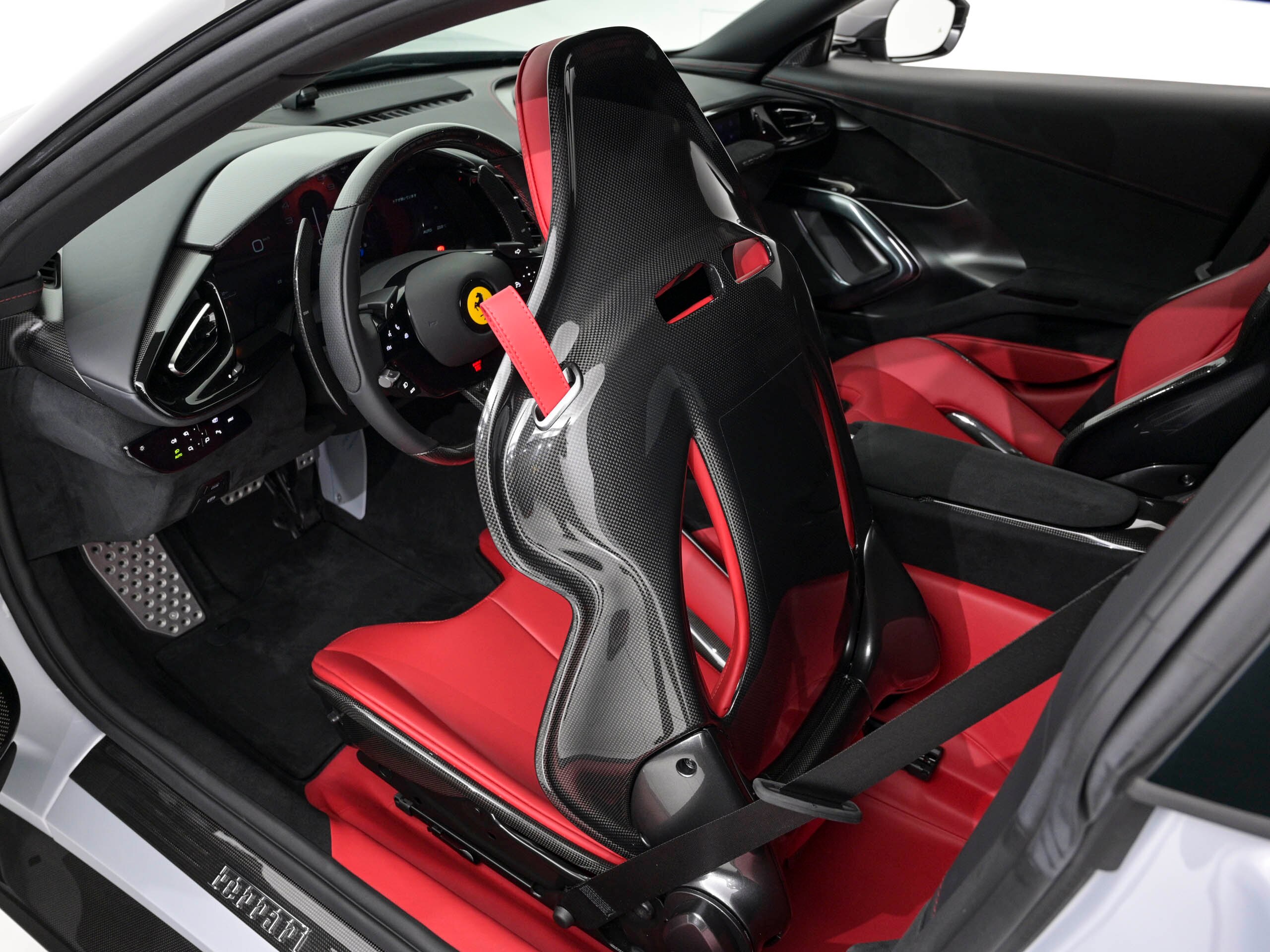 2025 Ferrari 12Cilindri - フェラーリ 12チリンドリ F1 DCT 左H カーボンパーツ13点 リフター ハイエンドオーディオ サラウンドビュー チタンホイールボルト マットブラックホイール