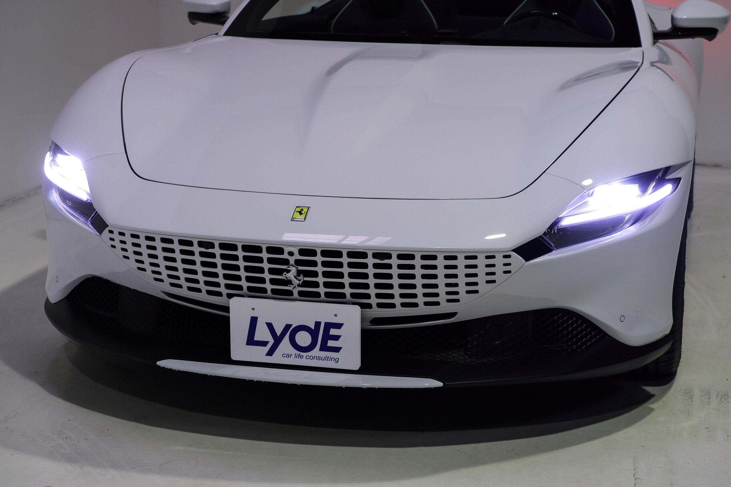 2025 Ferrari RomaSpider - フェラーリ ローマスパイダー F1 DCT カーボンファイバーLED付きステアリング フル電動シート