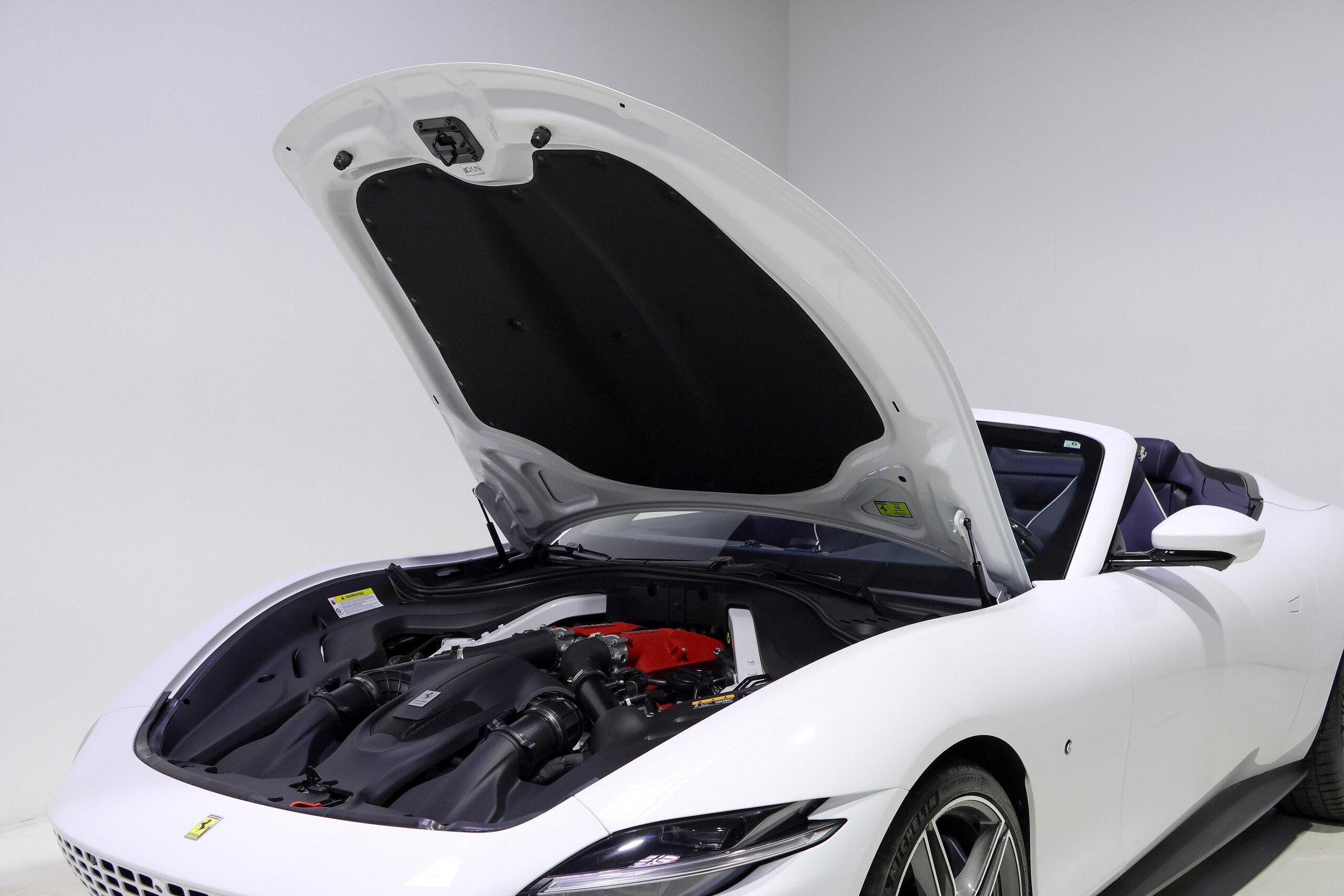 2025 Ferrari RomaSpider - フェラーリ ローマスパイダー F1 DCT カーボンファイバーLED付きステアリング フル電動シート