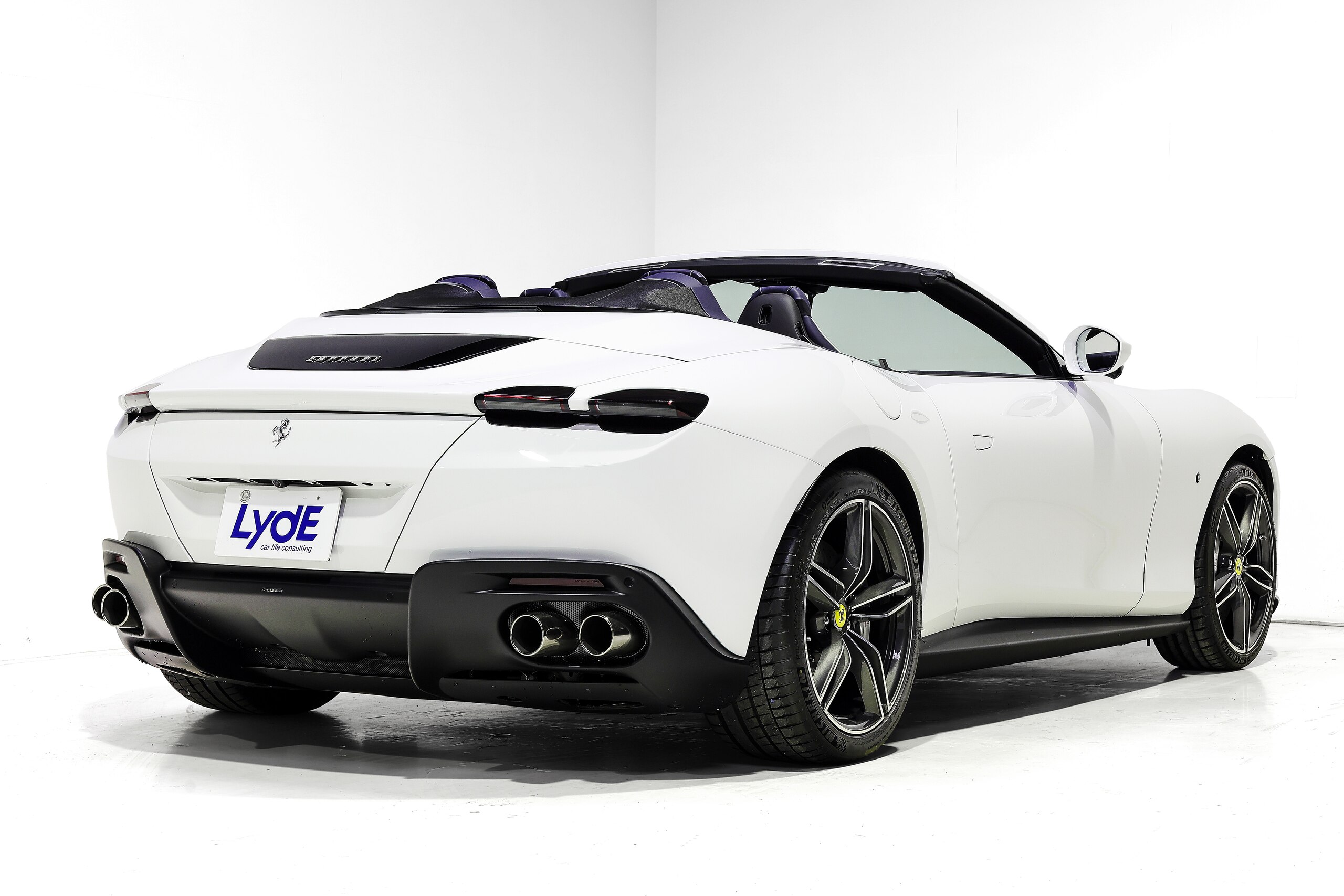 2025 Ferrari RomaSpider - フェラーリ ローマスパイダー F1 DCT カーボンファイバーLED付きステアリング フル電動シート