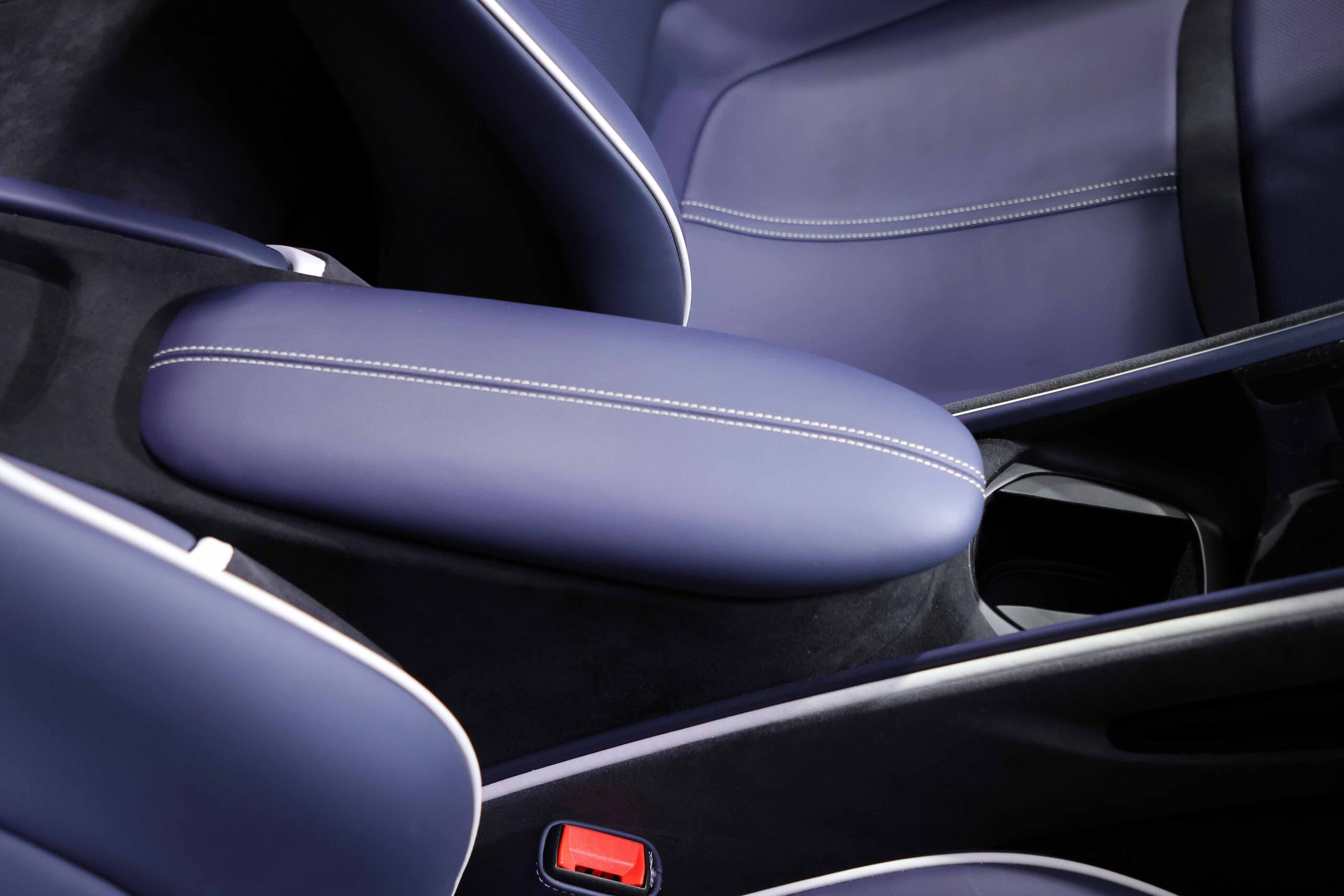 2025 Ferrari RomaSpider - フェラーリ ローマスパイダー F1 DCT カーボンファイバーLED付きステアリング フル電動シート
