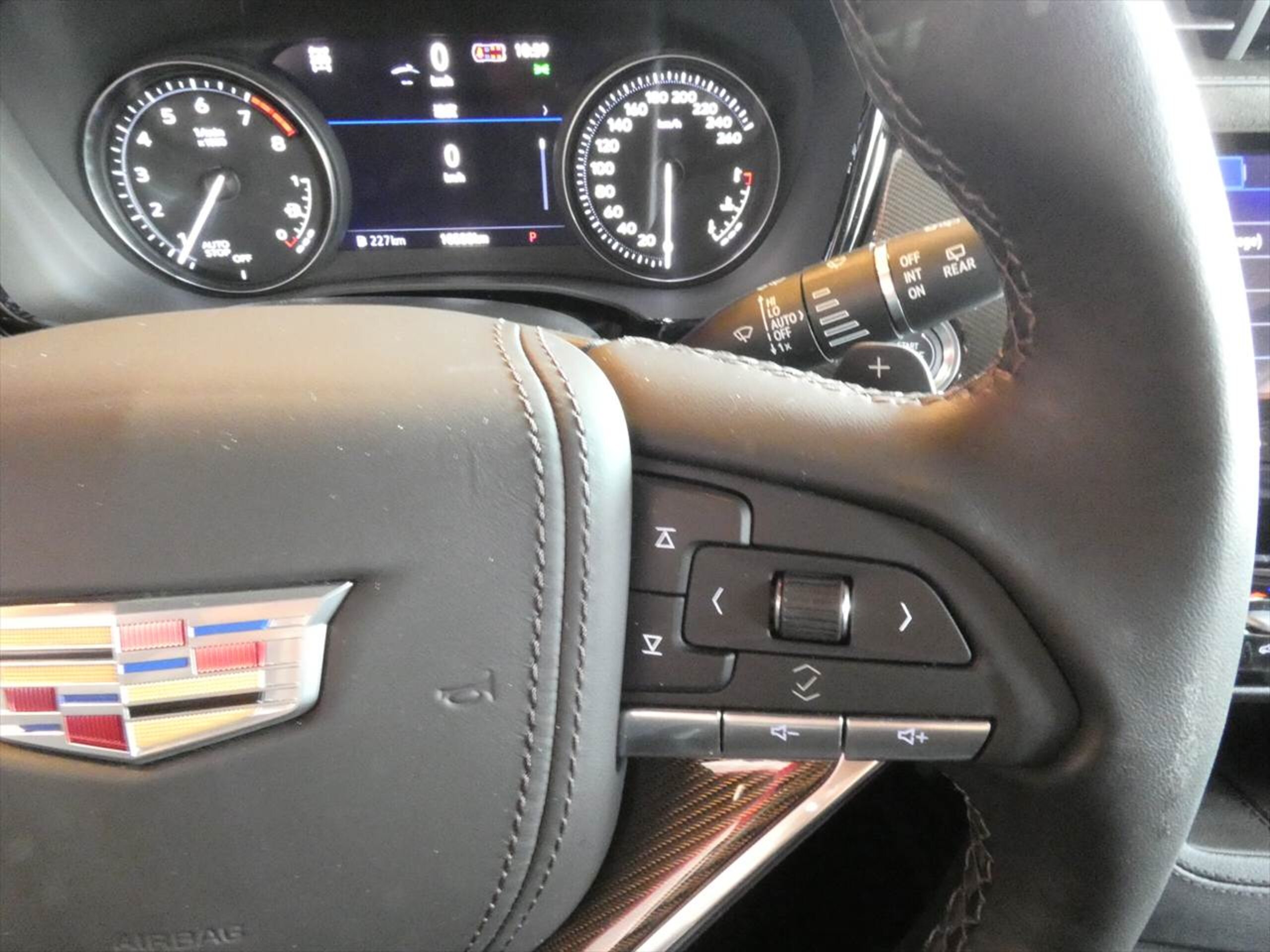 2025 Cadillac XT6