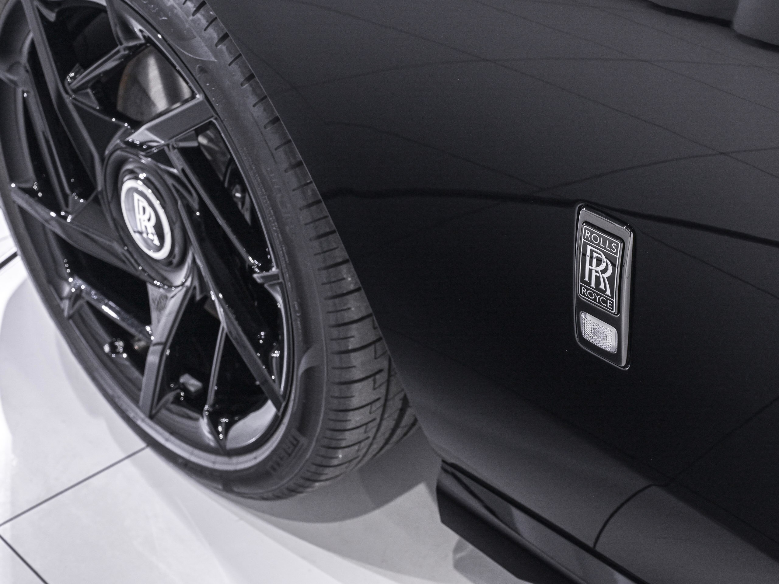 2025 Rolls-Royce Black Badge Spectre - ロールスロイス ブラックバッジスペクター ベースモデル Shoulder Coachline Shooting Star Headliner