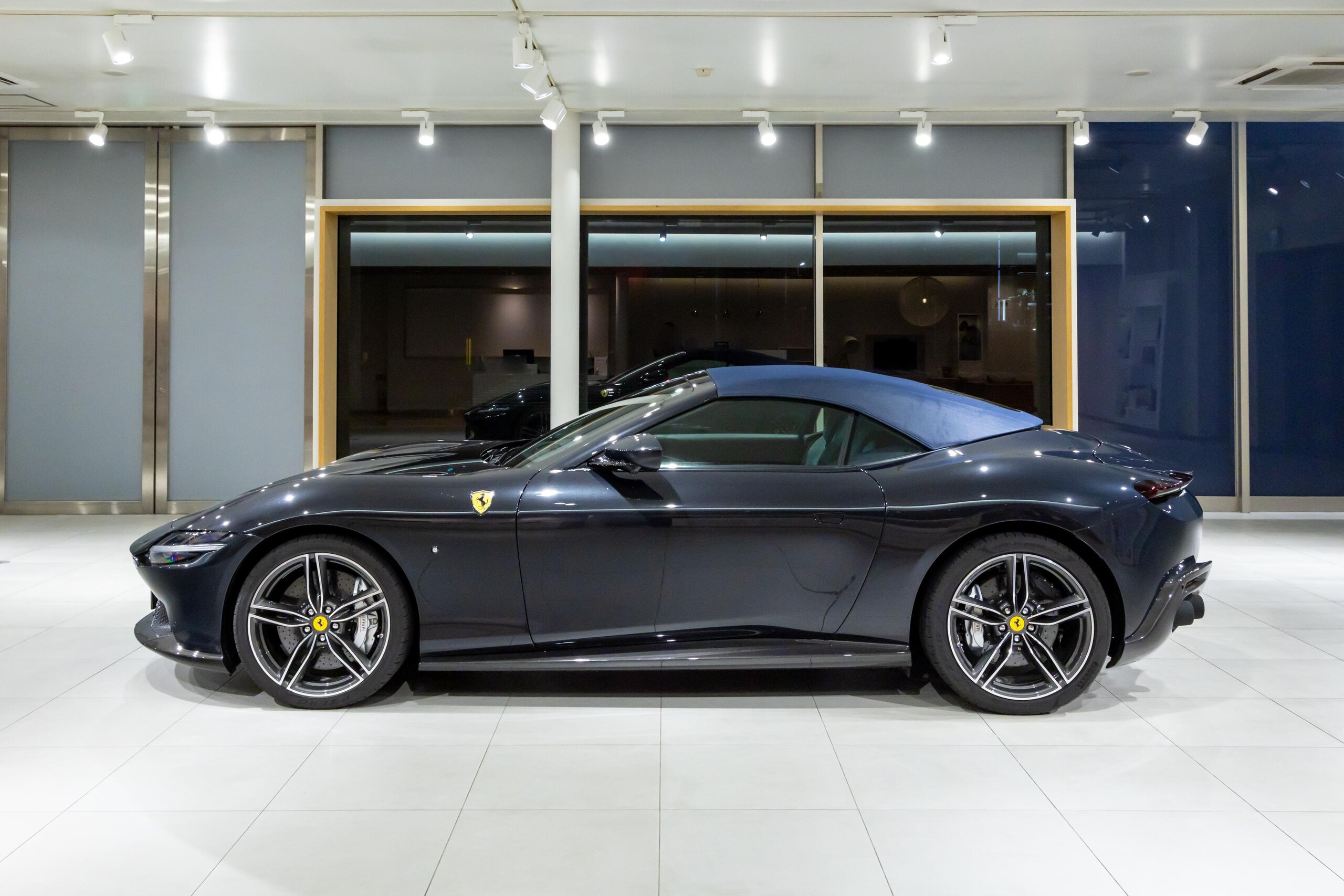 2025 Ferrari RomaSpider - 2025 فيراري RomaSpider