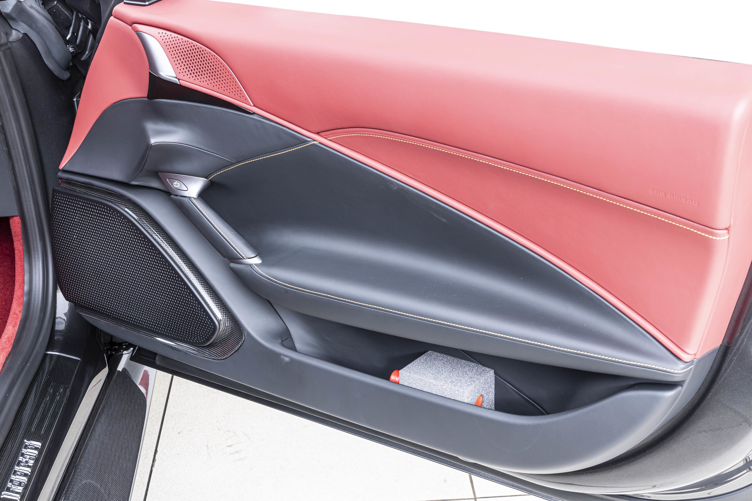 2025 Ferrari RomaSpider - フェラーリ ローマスパイダー F1 DCT GrigioSilverStone/Bordeaux