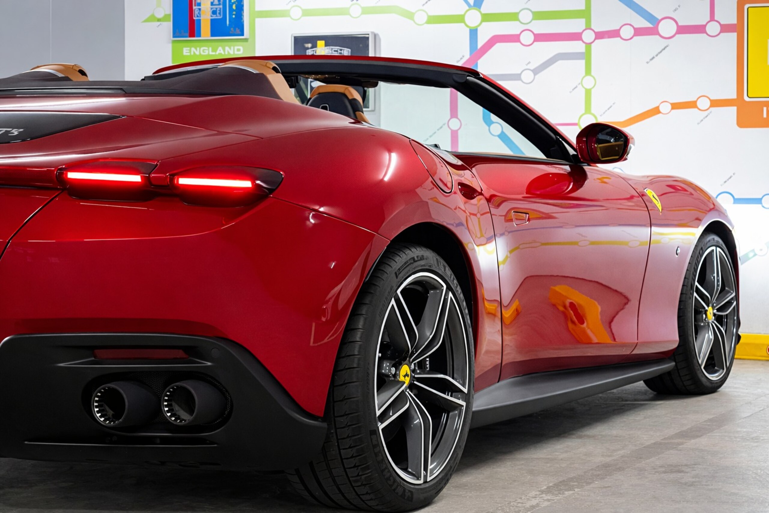 2025 Ferrari RomaSpider - フェラーリ ローマスパイダー F1 DCT 内装クオイオ ベンチレーションシート マグネライドサスペンション LEDカーボンステア ステアリングヒーター