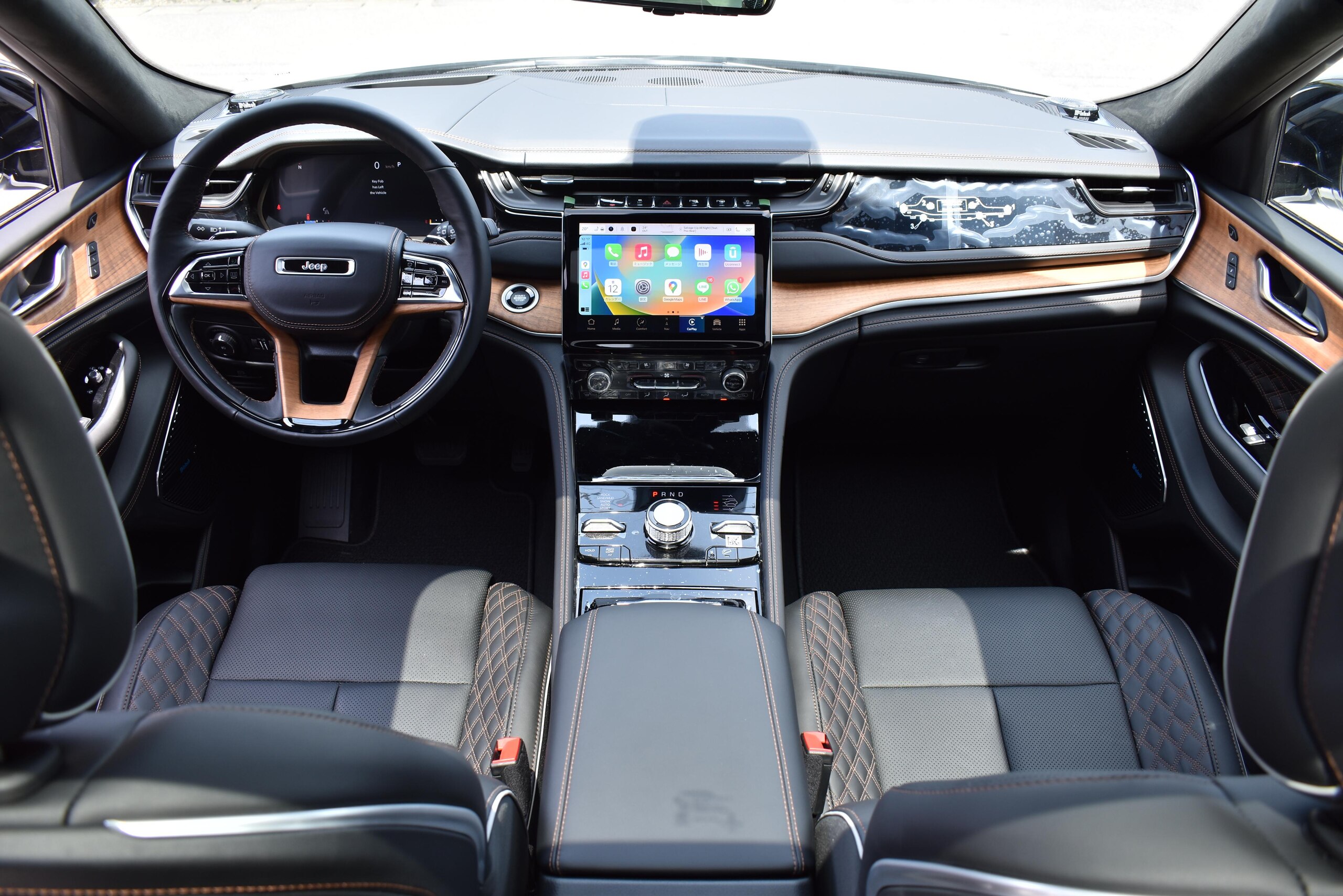 2025 Jeep Grand CherokeeL - ジープ グランドチェロキーL サミットリザーブ ファイナルV8モデル 左ハンドル 新車 V8 5.7Lエンジン ブラックトップ セカンドベンチシート 助手席HDMIモニター マッキントッシュサラウンド パノラマルーフ 22インチブラックホイール マッサージシート エアサス