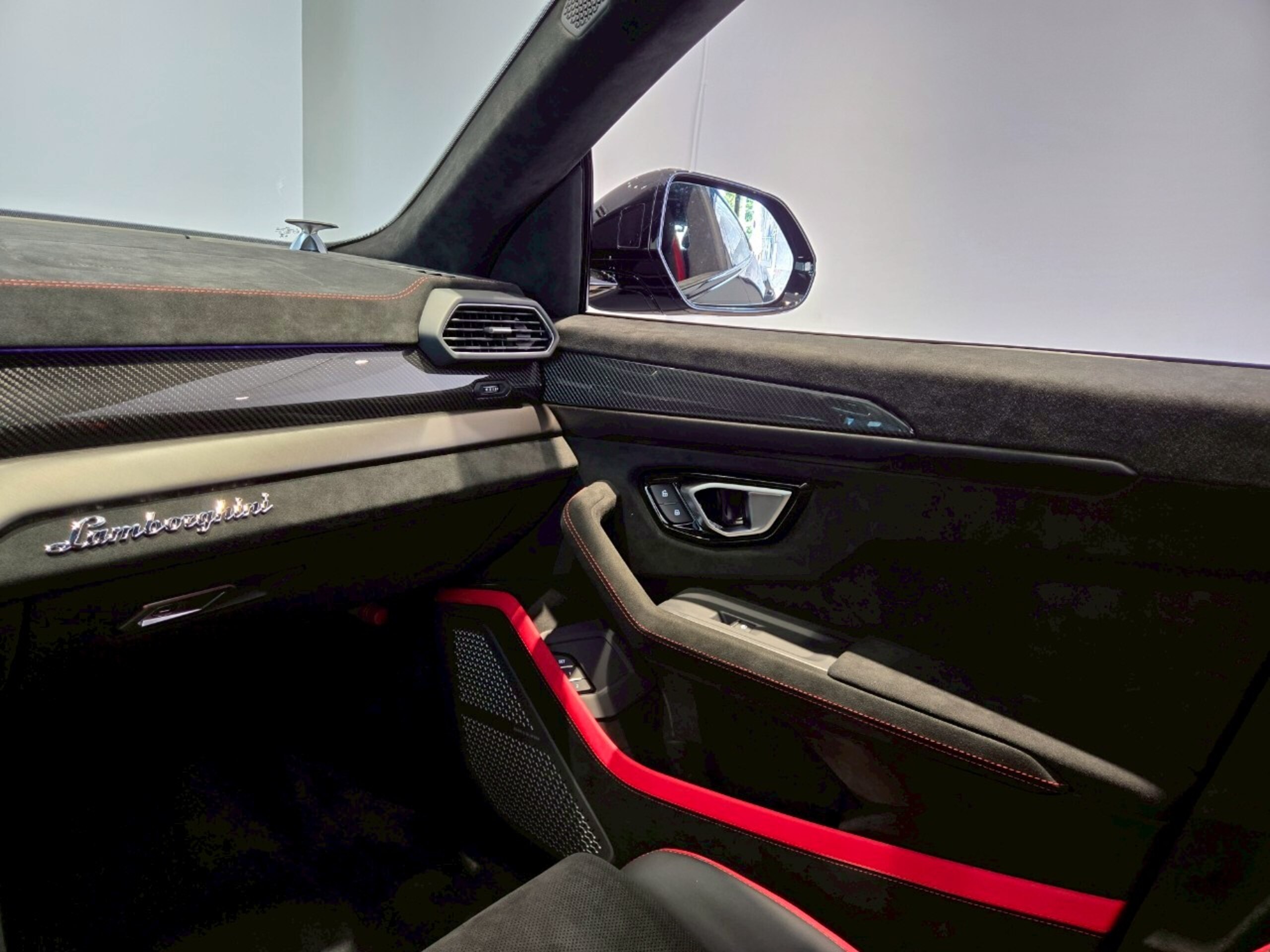 2025 Lamborghini Urus