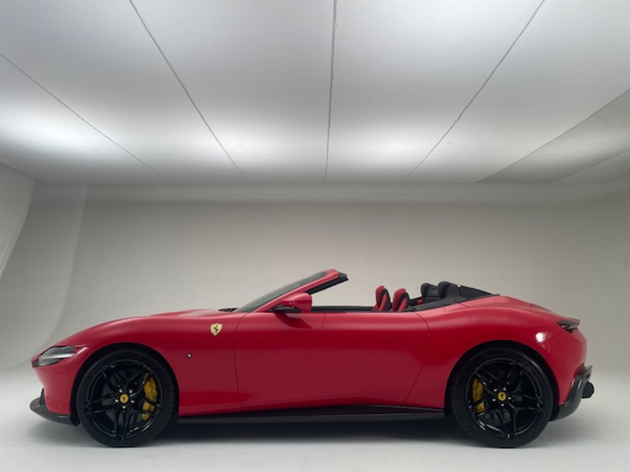 2025 Ferrari RomaSpider - 2025 فيراري RomaSpider