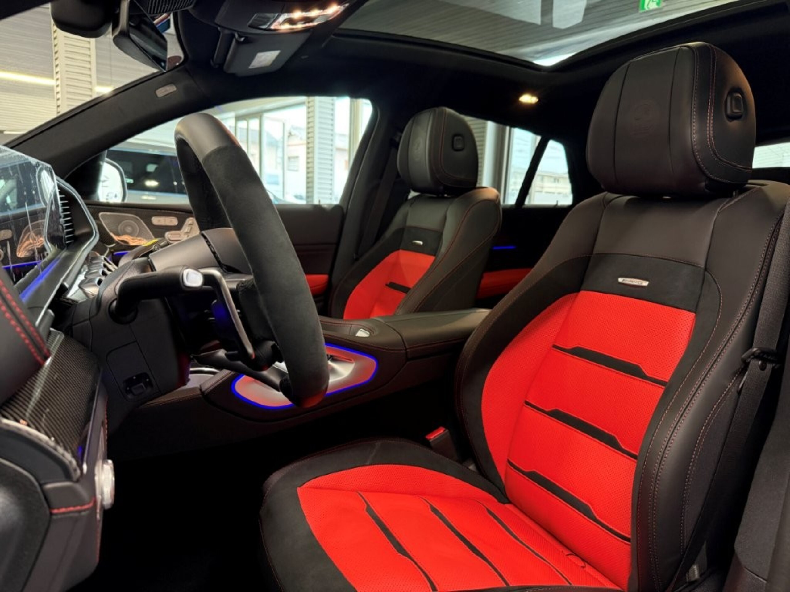 2026 Mercedes-AMG GLECoupe - メルセデスＡＭＧ GLEクーペ 63 S 4マチックプラス (ISG) 4WD MP202601 左ハンドル パノラミックS/R ブルメスタサウンド ヘッドアップディスプレイ 前後ドラレコ360/フロアマット フットオープナー 360°カメラ 温冷機能付カップホルダー エアバランスPKG 赤黒本革