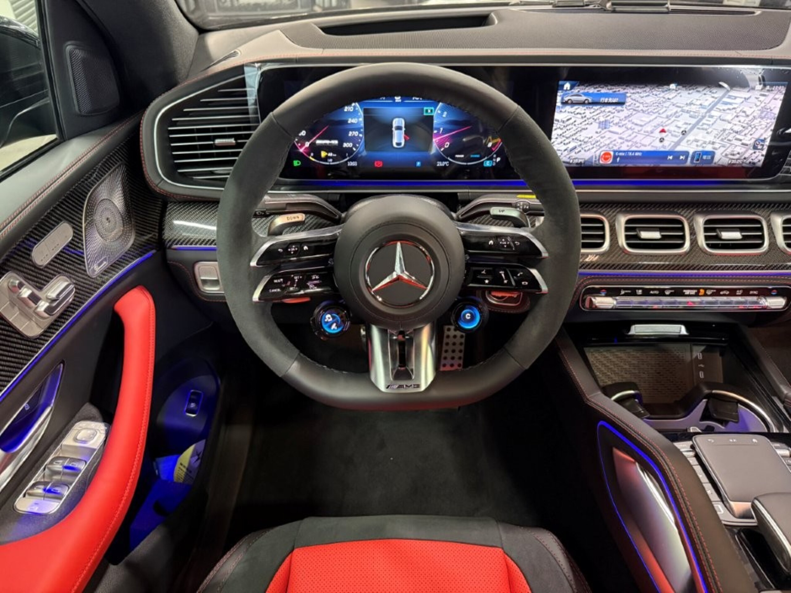 2026 Mercedes-AMG GLECoupe - メルセデスＡＭＧ GLEクーペ 63 S 4マチックプラス (ISG) 4WD MP202601 左ハンドル パノラミックS/R ブルメスタサウンド ヘッドアップディスプレイ 前後ドラレコ360/フロアマット フットオープナー 360°カメラ 温冷機能付カップホルダー エアバランスPKG 赤黒本革