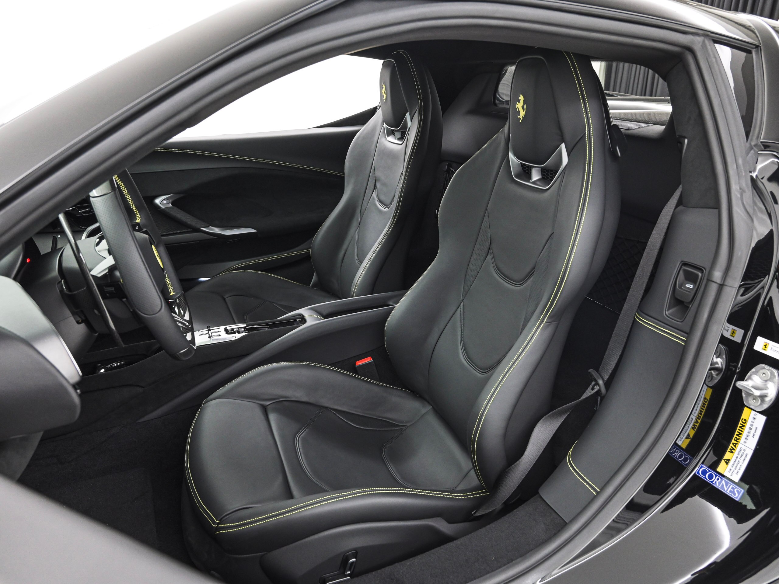 2026 Ferrari 296GTB - フェラーリ 296GTB F1 DCT 20インチブラック塗装仕上鍛造ホイール リフター LED付ステアリング アップルカープレイ ワイヤレスチャージャー スペシャルカラードステッチ