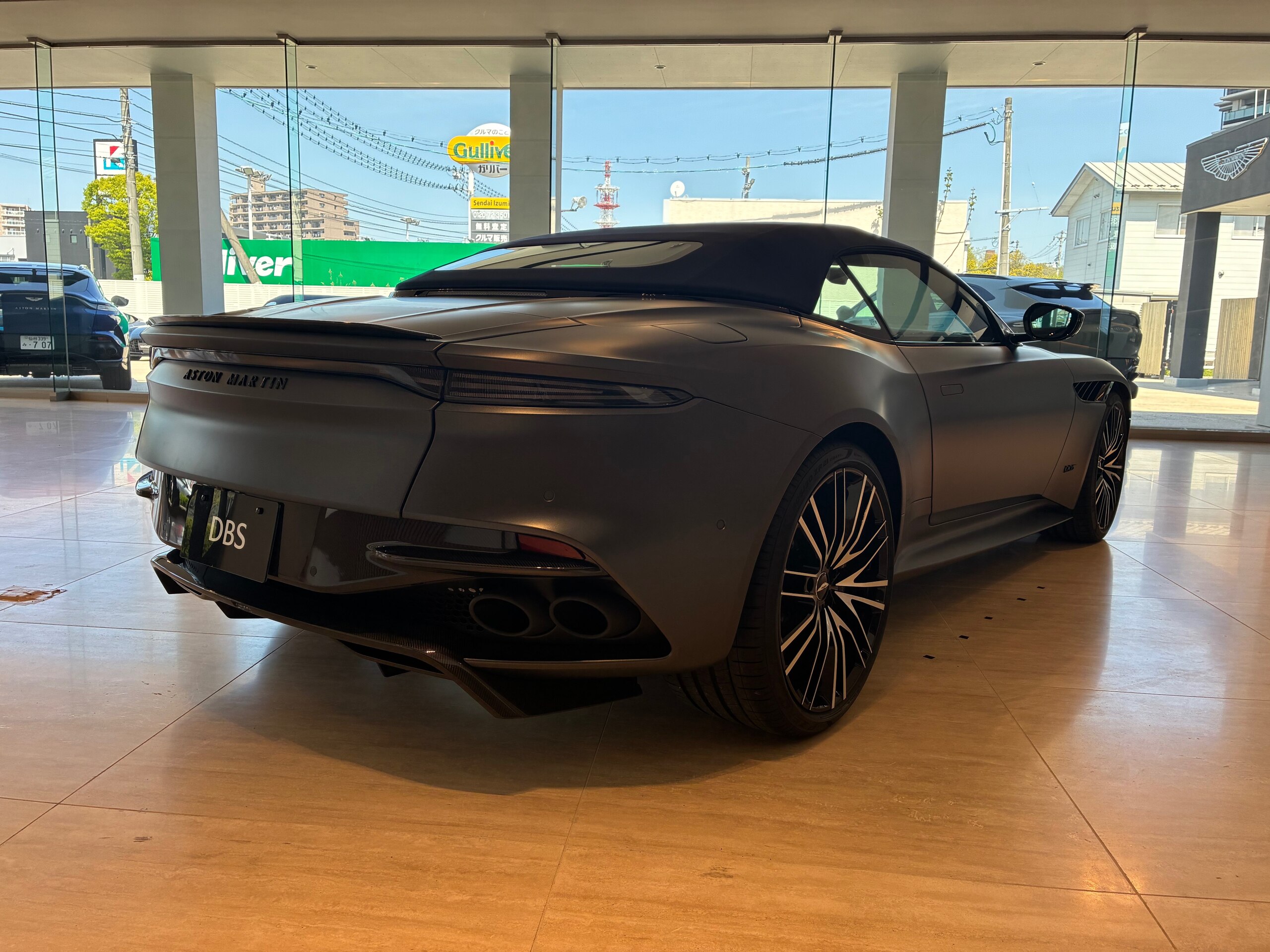 2026 Aston Martin DBS Superleggera Volante - 2026 أستون مارتن DBS Superleggera Volante