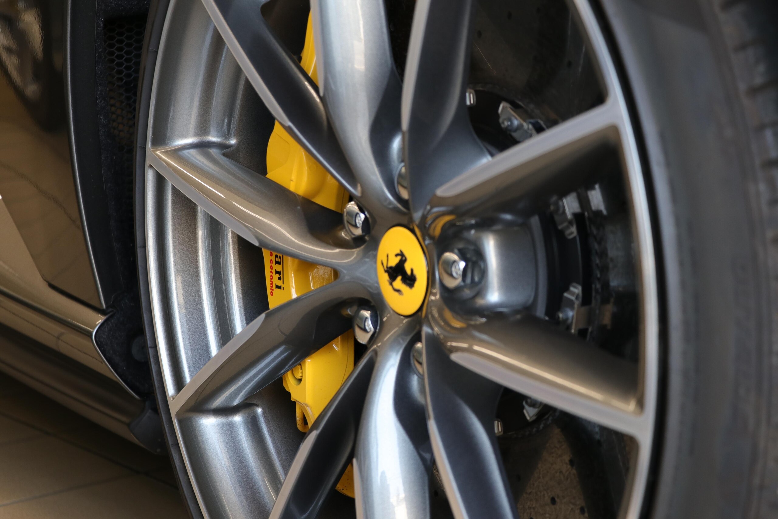 2021 Ferrari 812GTS - フェラーリ 812GTS F1 DCT 鍛造ダイヤモンドホイール ドライバーゾーンカーボンファイバー センターブリッジカーボンファイバー パッセンジャーディスプレイ シルキックカーボン フルエレクトリックシート キルテッドスタイルシート