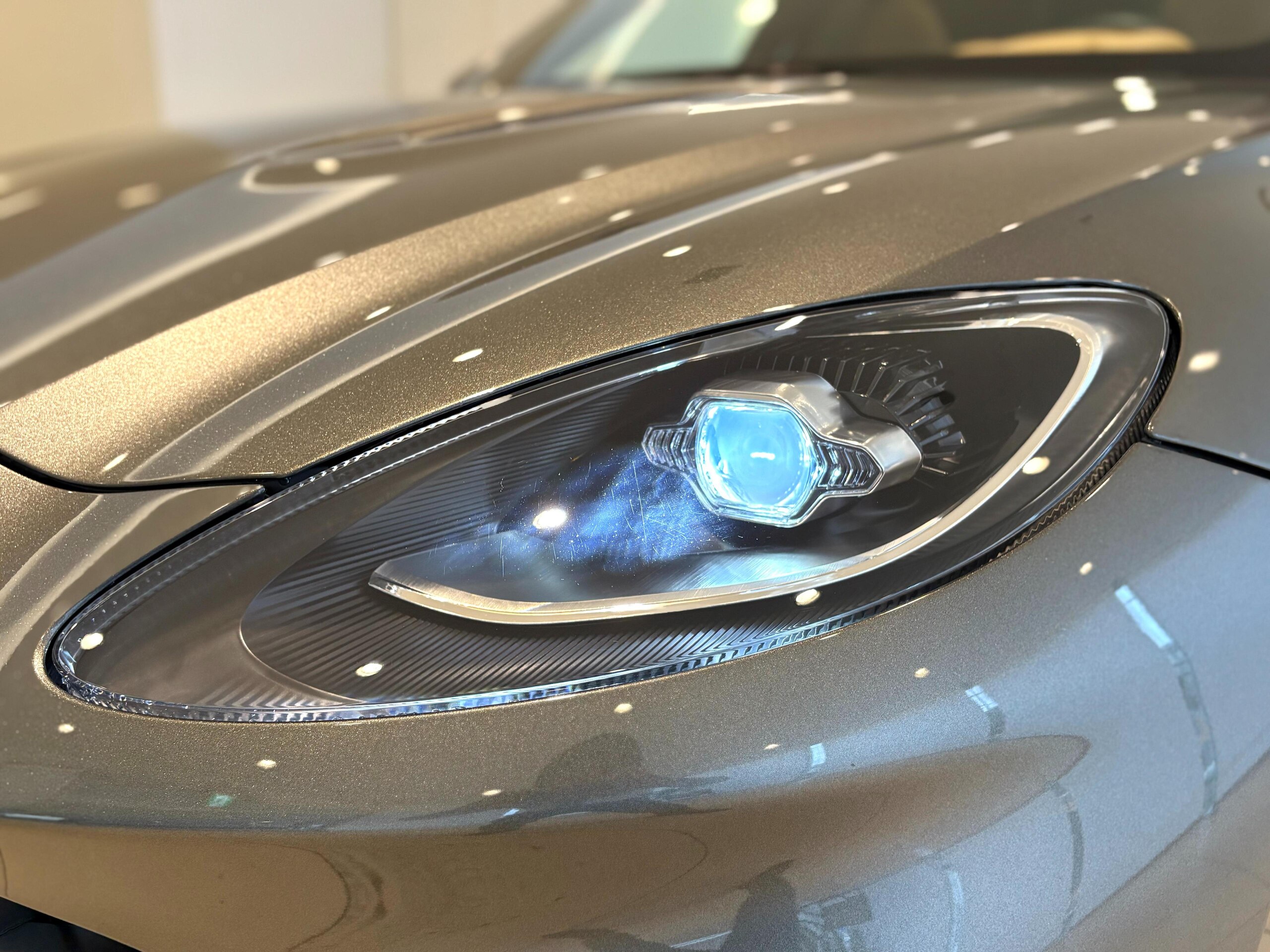 2022 Aston Martin DBX