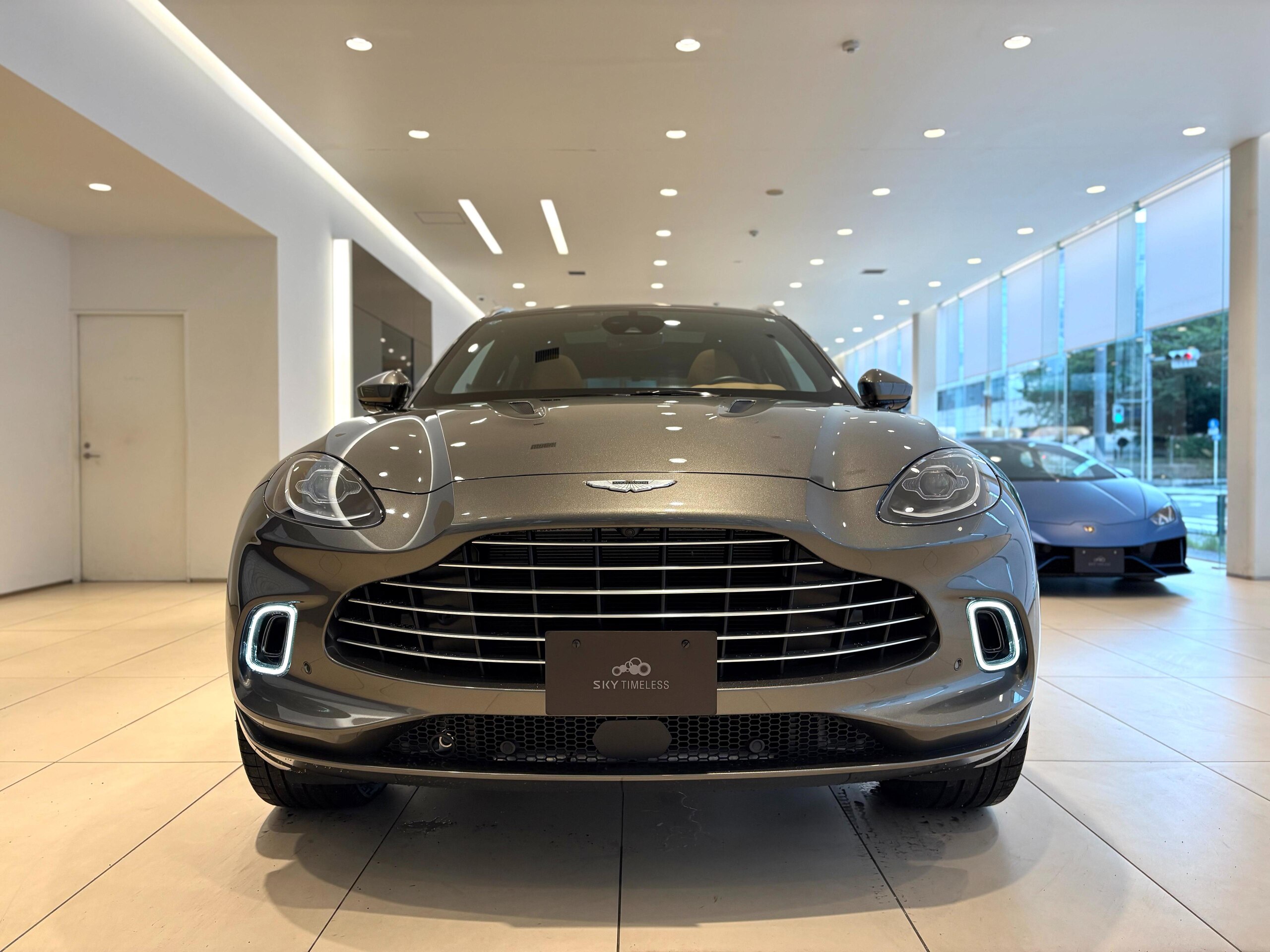 2022 Aston Martin DBX