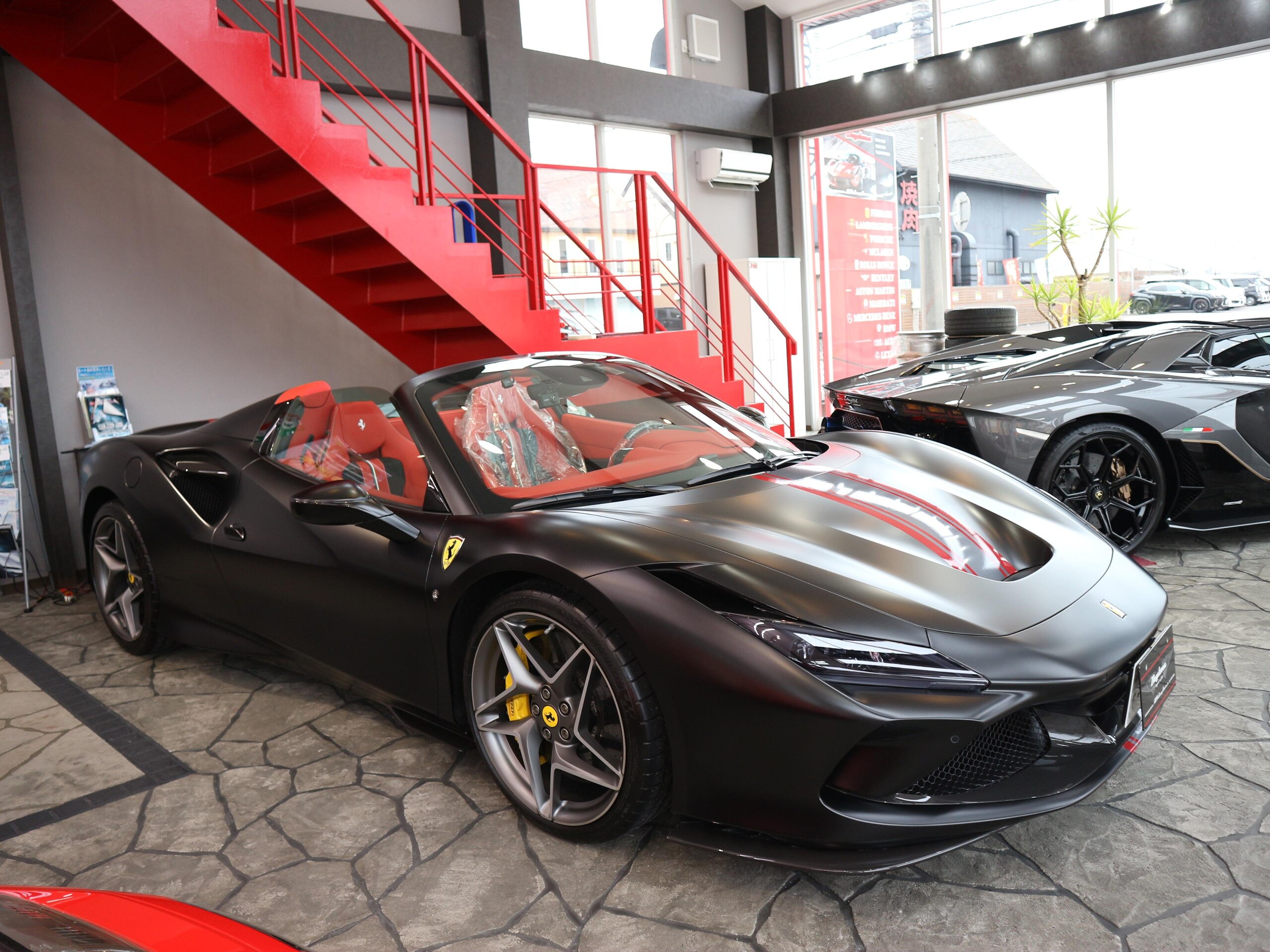 2022 Ferrari F8Spider - フェラーリ F8スパイダー F1 DCT ワンオーナー車/フルディーラー整備記録簿/OP1000オーバー/フルボディステルスPPF施工/内外装EGカーボン/レーシングシート(トリコロールstripe)/LEDハンドル/ダイヤモンドカット鍛造20AW(チタンボルト)/Fリフター