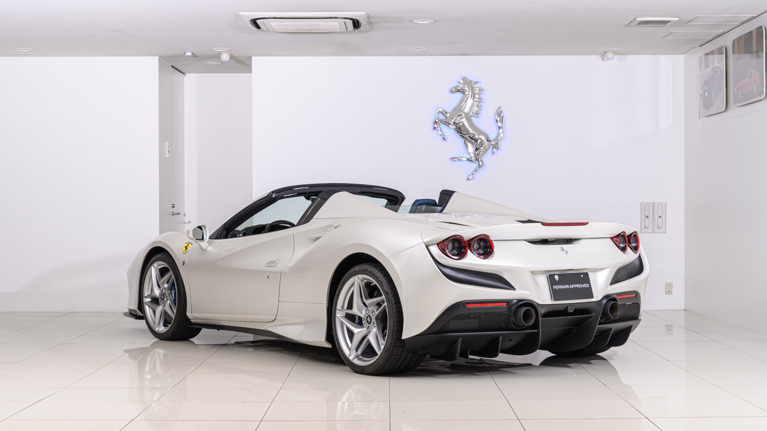2022 Ferrari F8Spider - フェラーリ F8スパイダー F1 DCT メーカー認定中古車保証付2年 Bianco Fuji Fリフター カーボンLED odo 2500Km 車検受渡し