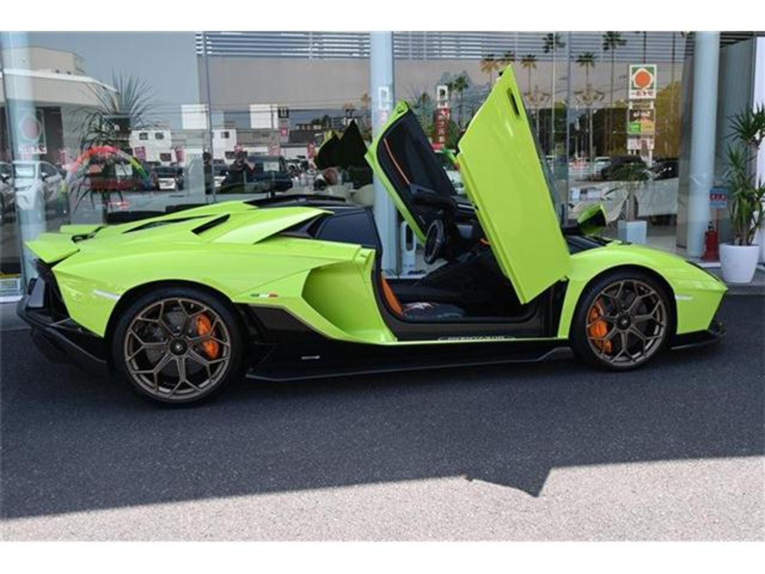2022 Lamborghini Aventador Roadster