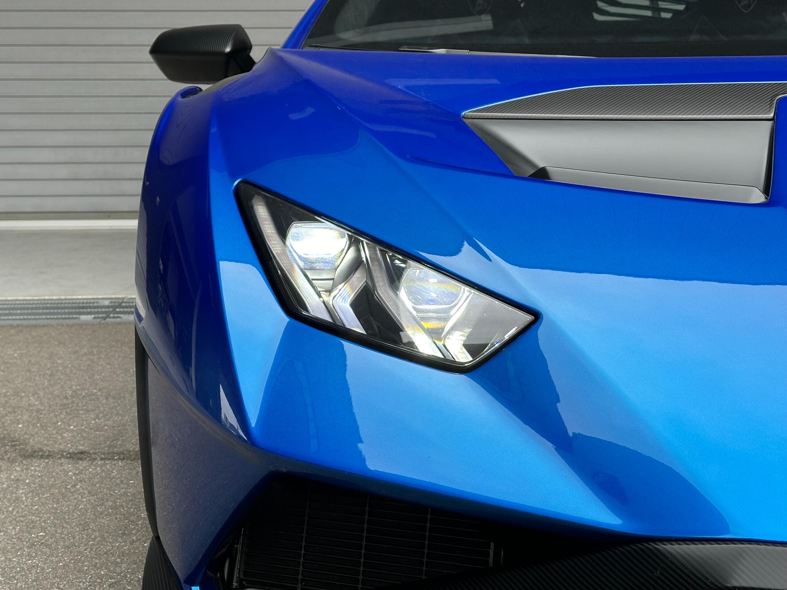 2022 Lamborghini Huracan - ランボルギーニ ウラカン STO (LDF) 純正AKRAPOVICマフラー フルプロテクション Frリフト マットブラックホイール デジタルインナーミラー