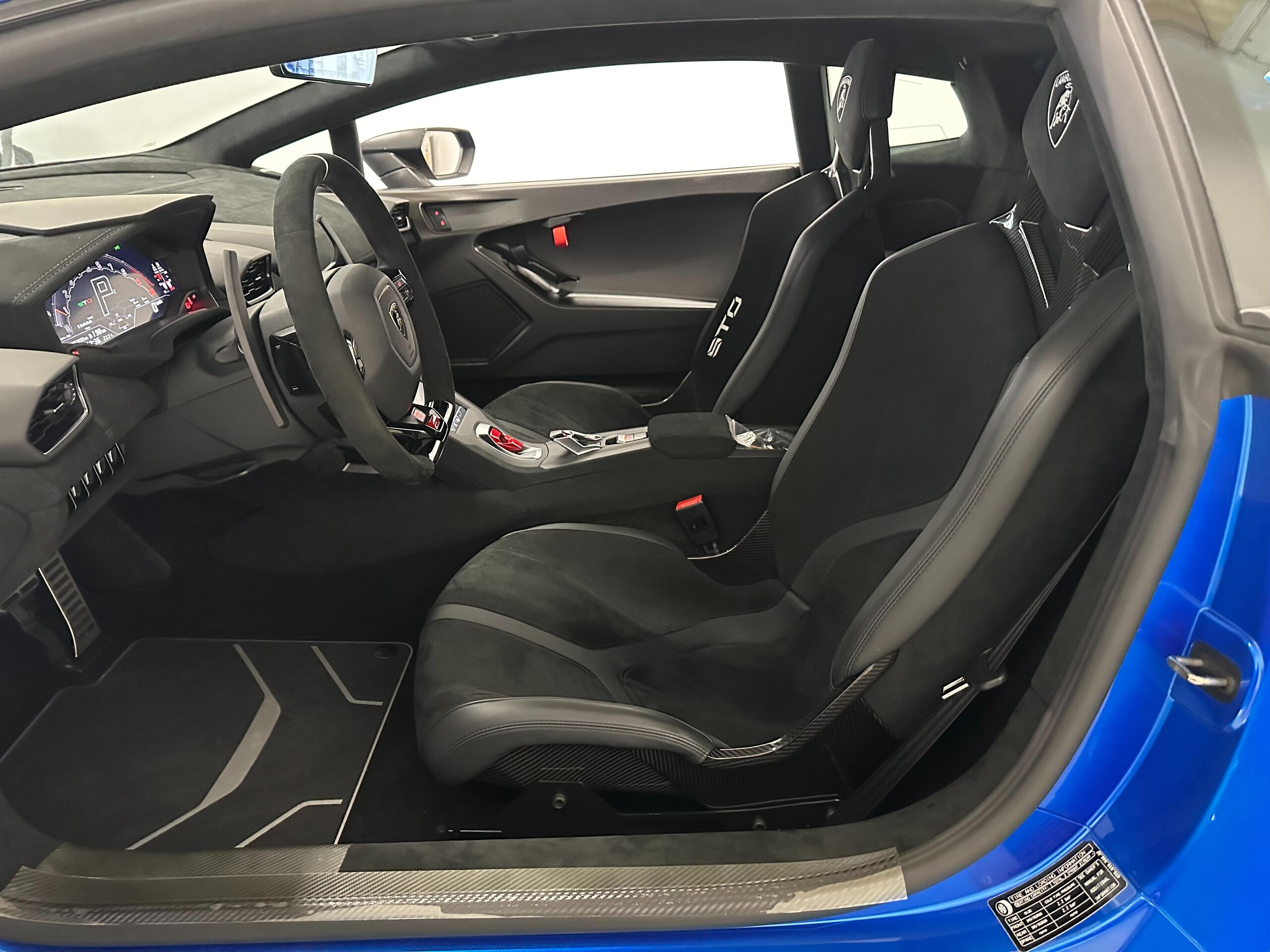 2022 Lamborghini Huracan - ランボルギーニ ウラカン STO (LDF) 純正AKRAPOVICマフラー フルプロテクション Frリフト マットブラックホイール デジタルインナーミラー