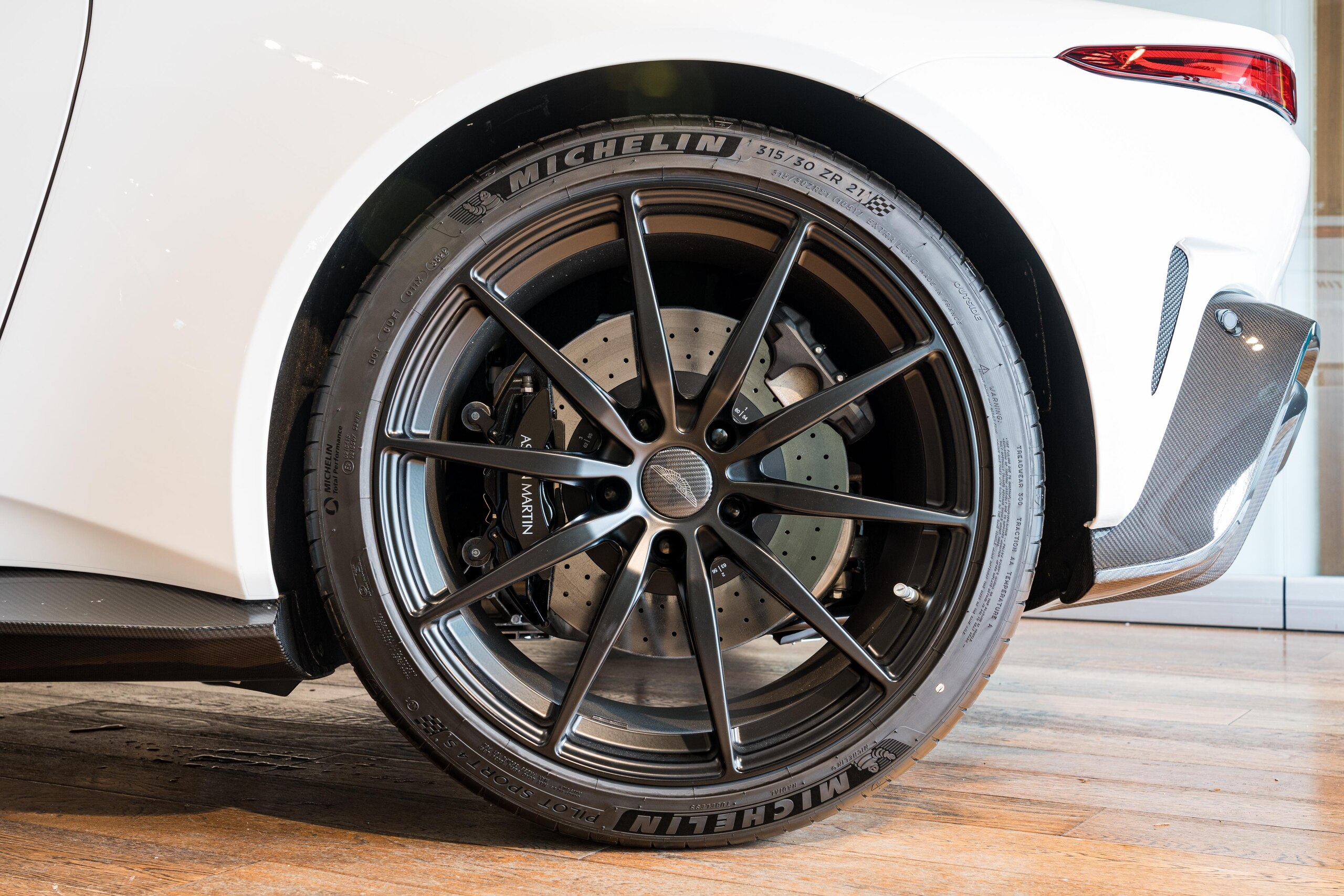 2023 Aston Martin Vantage - アストンマーティン ヴァンテージ V12 Vantage Roadster 世界249台限定 ルナーホワイト