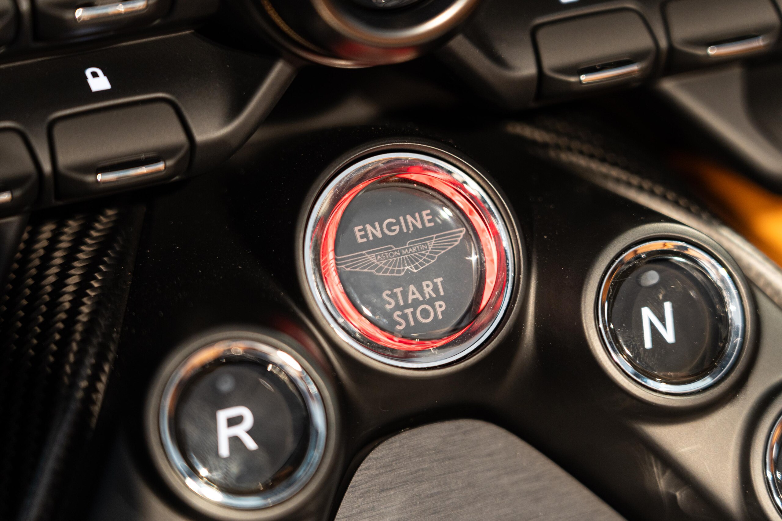 2023 Aston Martin Vantage - アストンマーティン ヴァンテージ V12 Vantage Roadster 世界249台限定 ルナーホワイト
