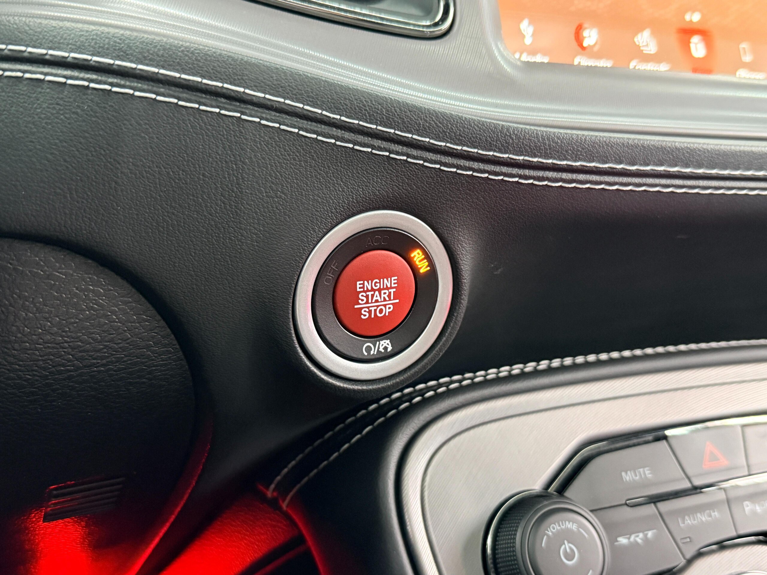 2023 Dodge Challenger - ダッジ チャレンジャー 807馬力 SRTレッドアイジェイルブレイク 走行815km 新並 1オナ 製産終了最終モデル LASTCALLプラーク ワイドボディ サンルーフ ラグナレザーシート ブレンボブレーキ シートヒーター&クーラー ローンチコントロール アップルカープレイ