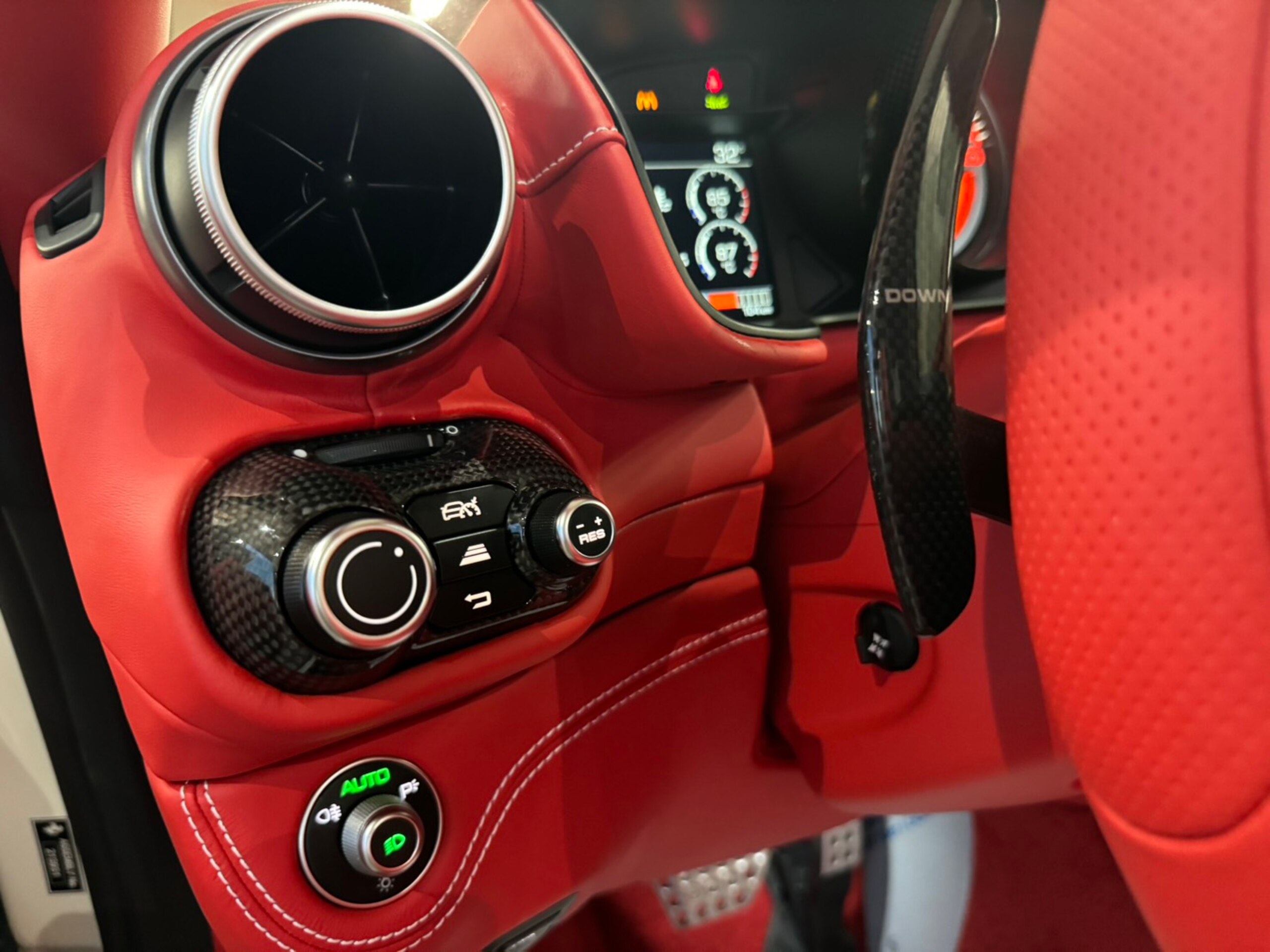 2023 Ferrari PortofinoM - フェラーリ ポルトフィーノM F1 DCT ADASフルパック ドライバーゾーンLEDカーボン Daytonaスタイルシート 鍛造ホイール マグネライドデュアルモードサスペンション LEDカーボンステア カーボンブリッジ カーボンダッシュボードインサート