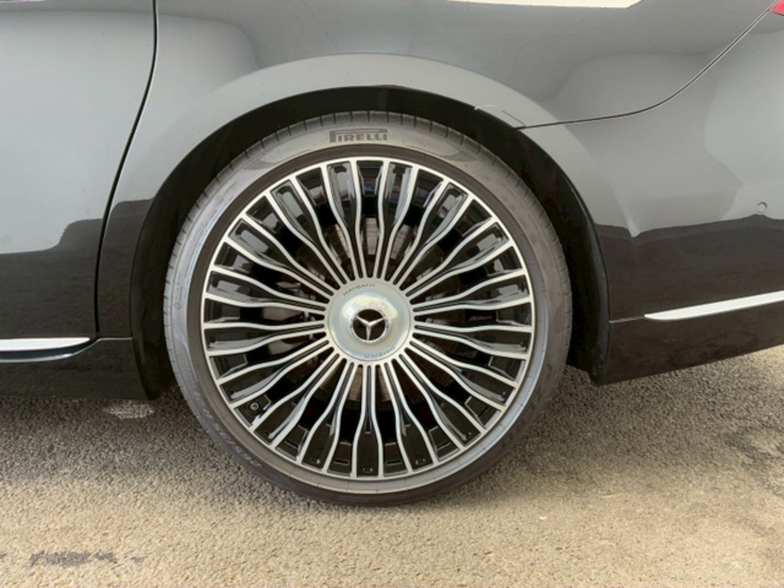 2023 Mercedes-Maybach S-Class - メルセデス・マイバッハ Sクラス S680 4マチック ファーストクラス パッケージ 4WD MP202302 パノラマサンルーフ 全方位カメラ 本黒革エアーシートLEDデジタルライト ヘッドアップディスプレイ ブルメスター エアーサスペンション 障害物センサー