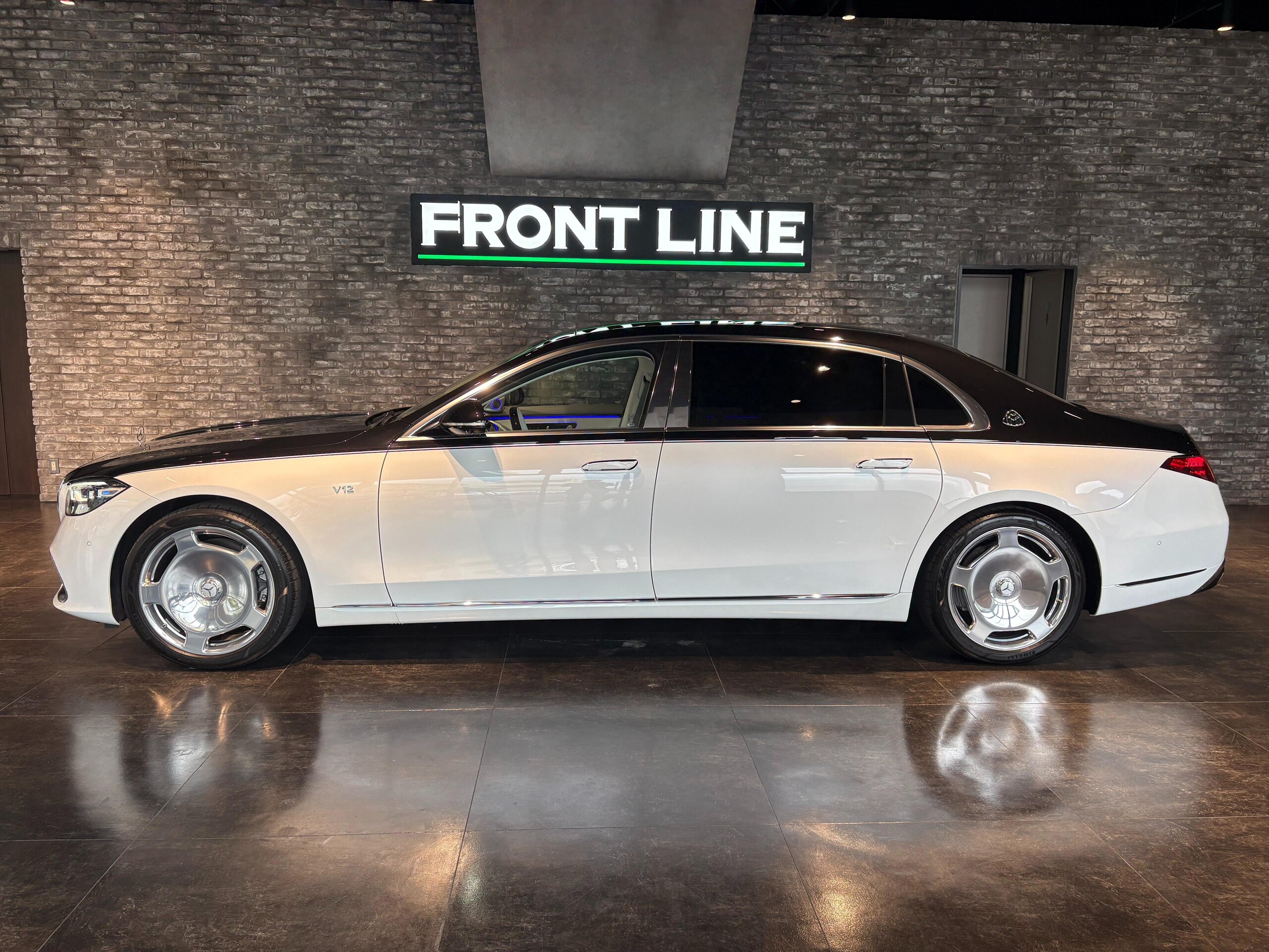 2024 Mercedes-Maybach S-Class - メルセデス・マイバッハ Sクラス S680 4WD MP202401 MANUFAKTURレザーエクスクルーシブパッケージ/クリスタルホワイト ・ シルバーグレーパール内装/レザーエクスクルーシブパッケージ デジタルライト Burmester4Dサウンド クーリングボックス シャンパングラス