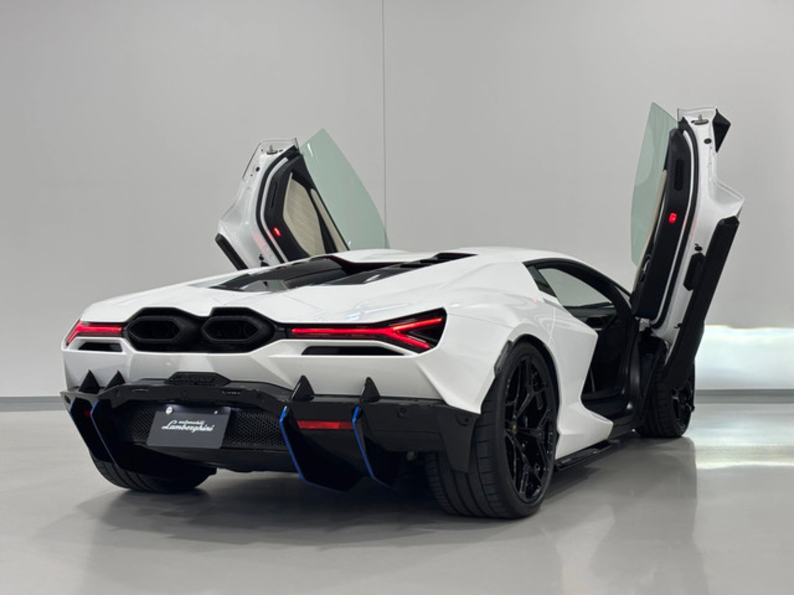 2024 Lamborghini Revuelto - 2024 لامبورغيني Revuelto