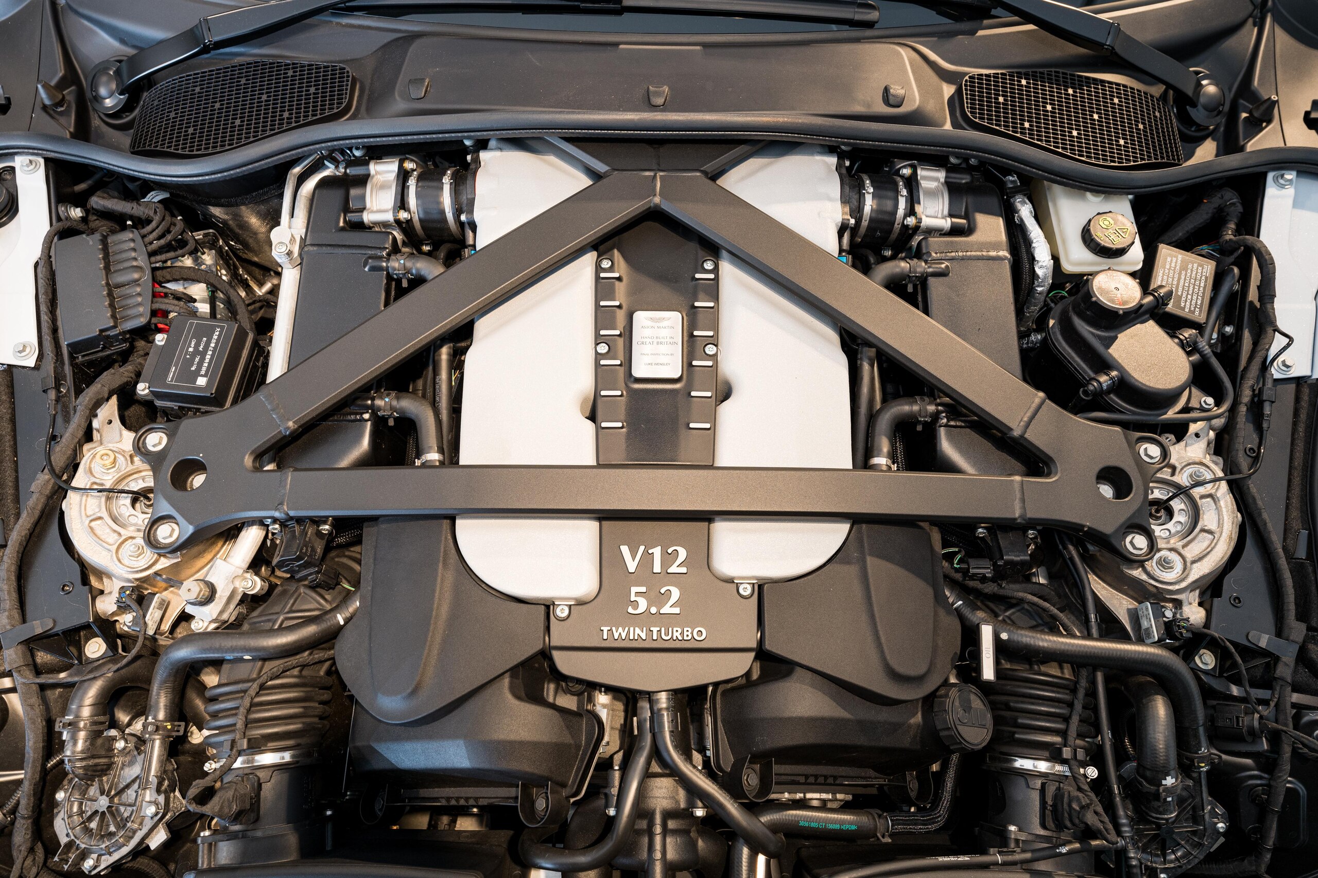 2024 Aston Martin DBS Superleggera - アストンマーティン DBSスーパーレッジェーラ 770アルティメット 世界300台限定
