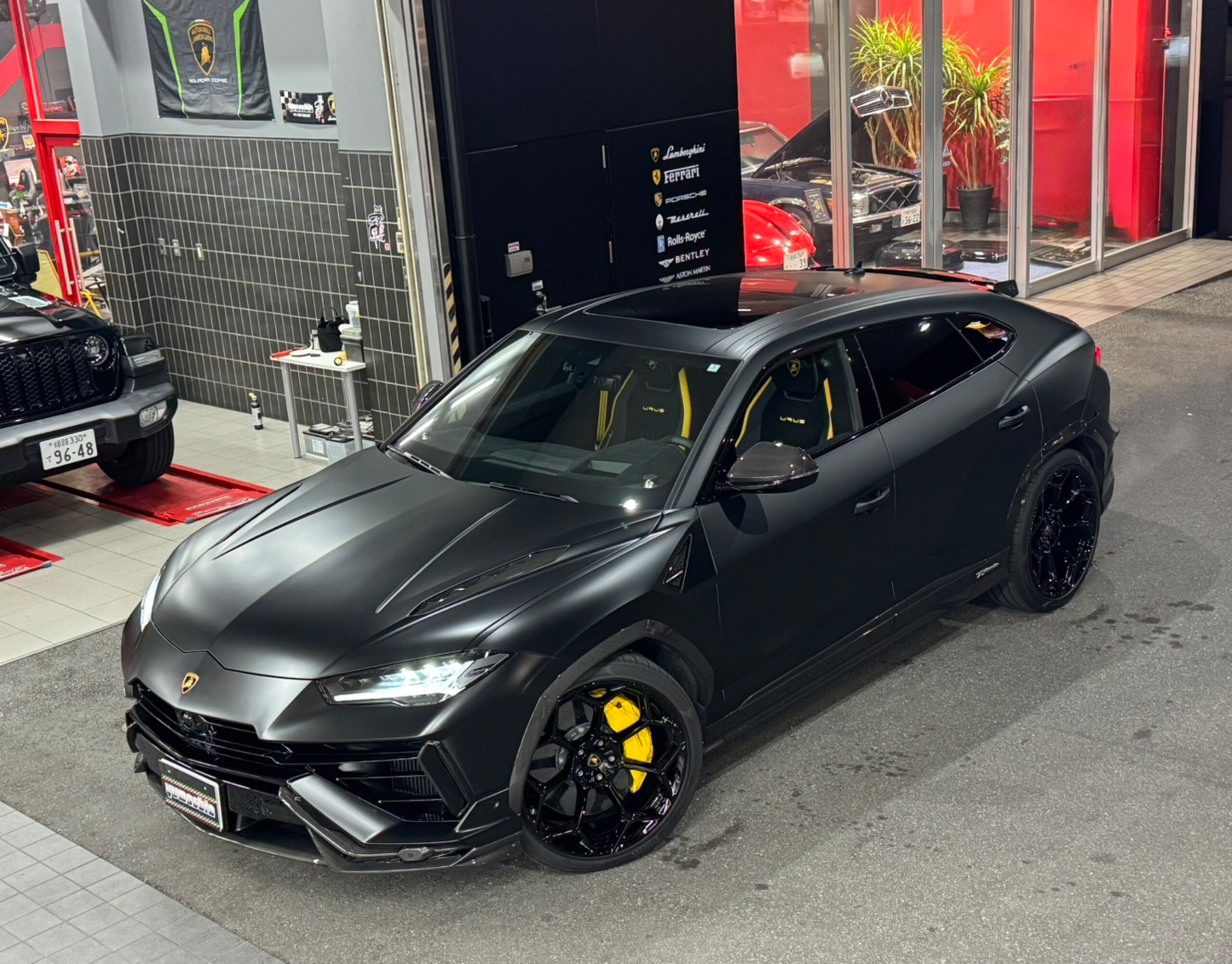 2024 Lamborghini Urus - ランボルギーニ ウルス ペルフォルマンテ 4WD Nero Nemesisマットブラック・フルエクステリアカーボンPKG・ビッグインテリアカーボンPKG・4SeatConfiguration・Bang&Olufsenサウンド